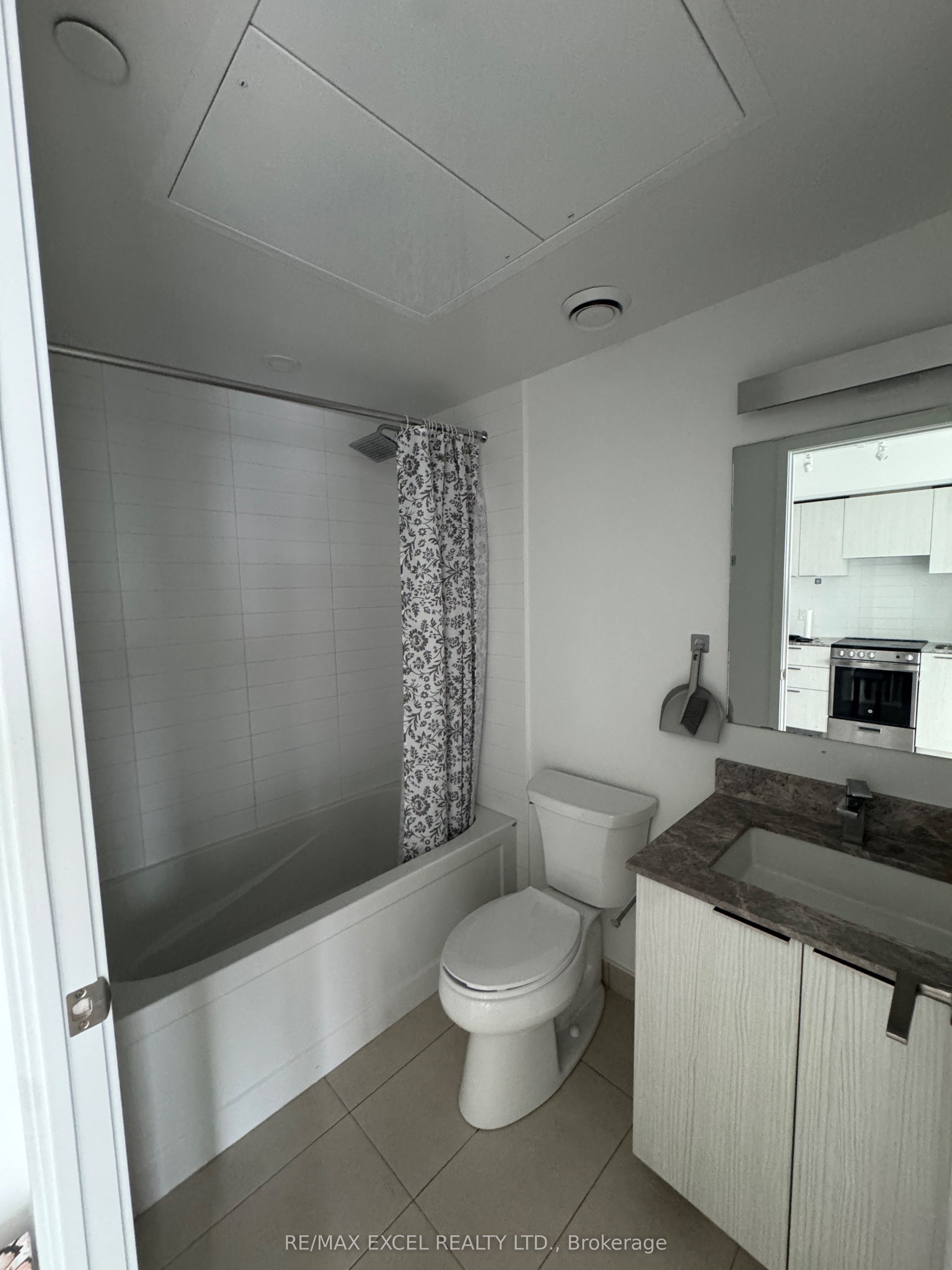 501 Yonge Street 3506, Toronto, ON M4Y 0G8 photo 3