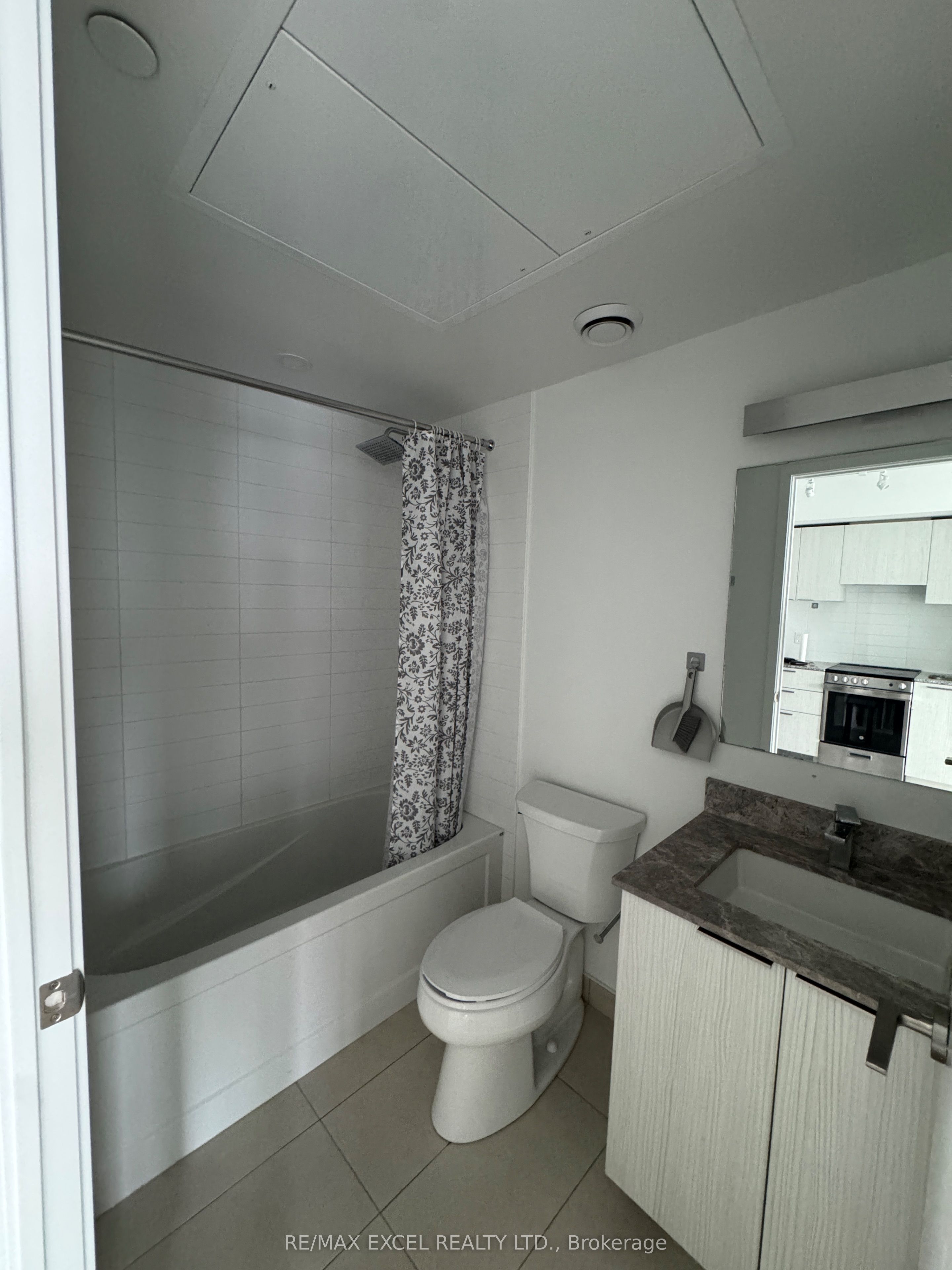 501 Yonge Street 3506, Toronto, ON M4Y 0G8 photo 5