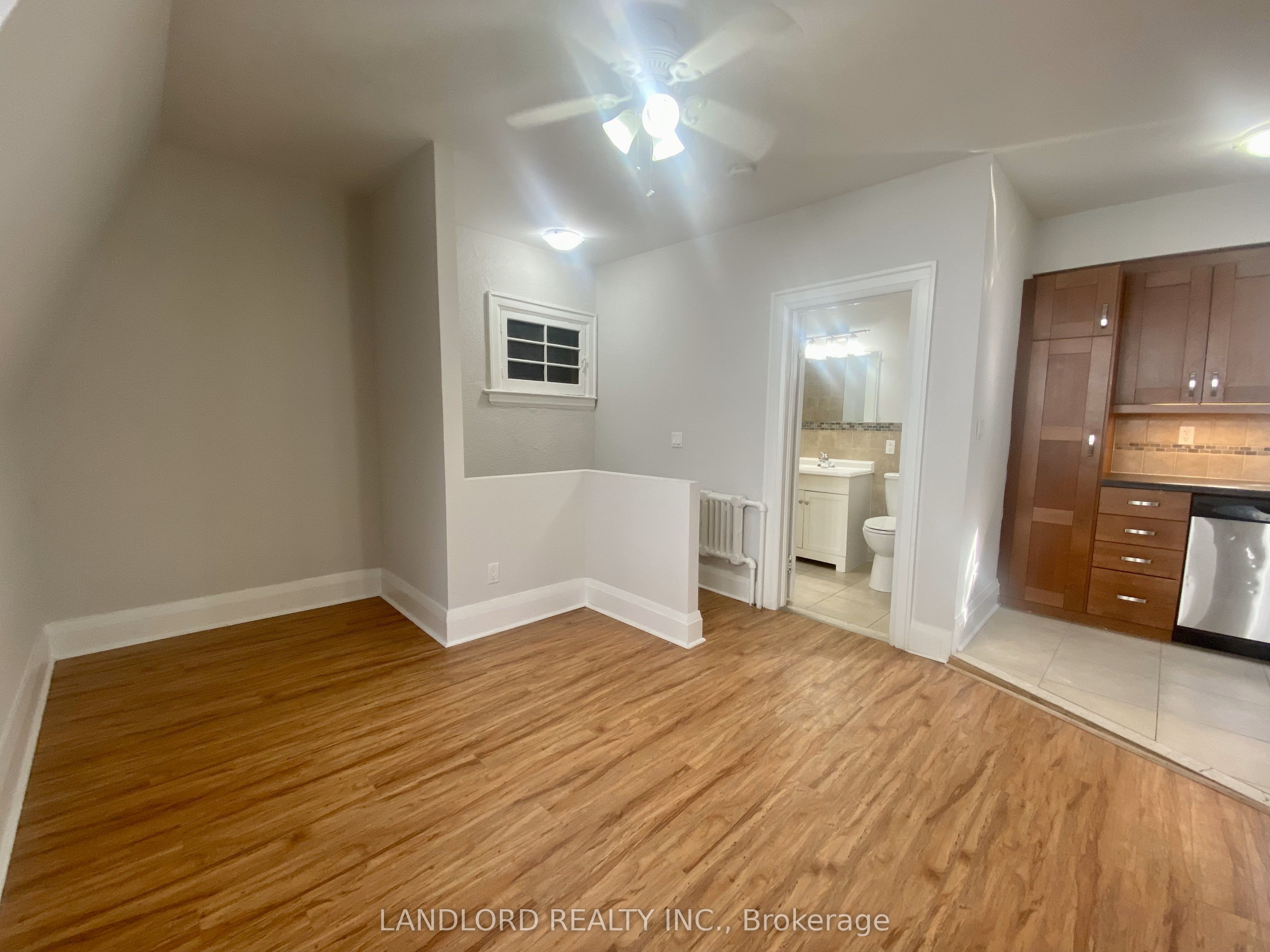 341 St Clair Avenue W E, Toronto, ON M5P 1N3 photo 4