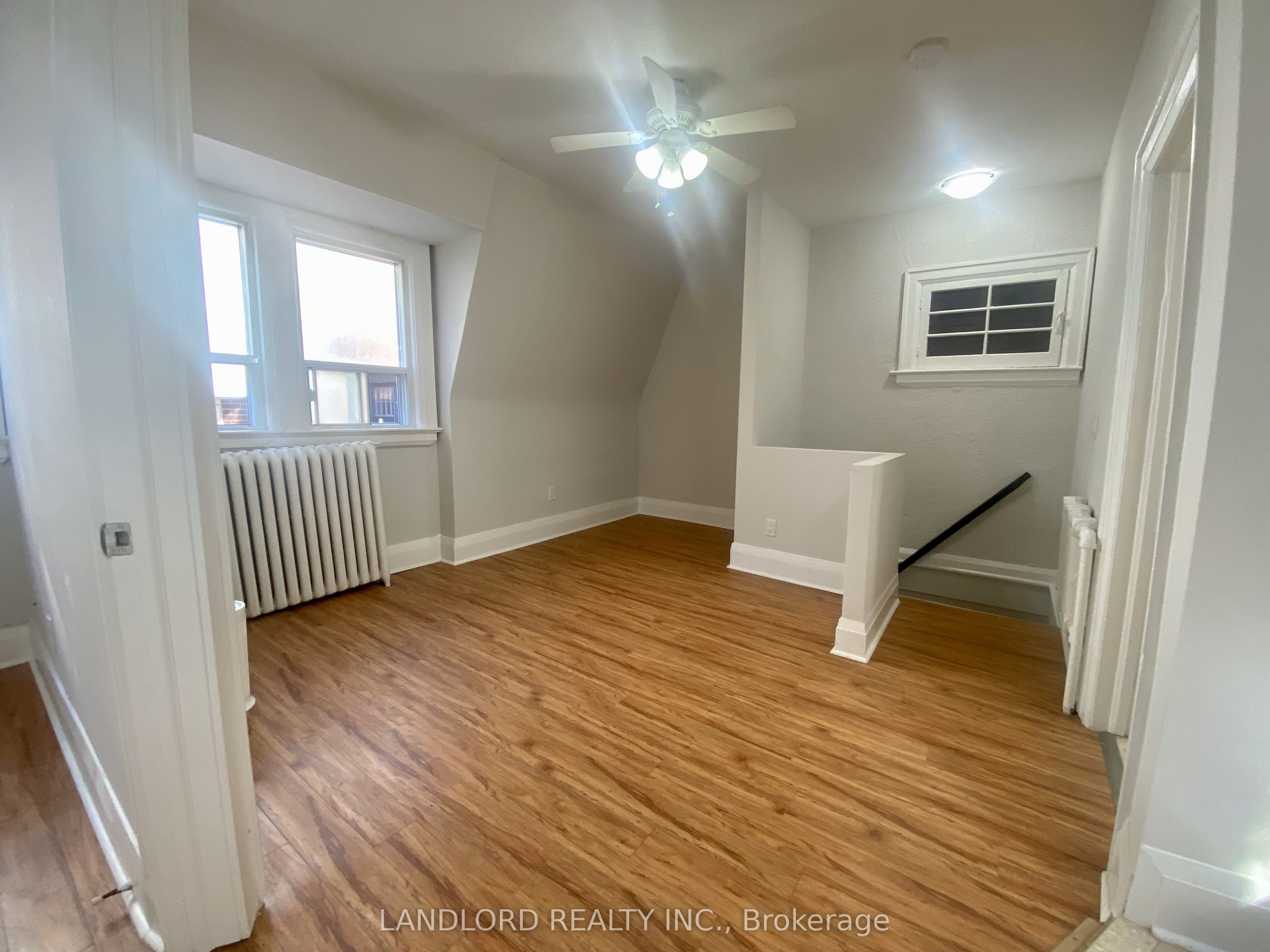 341 St Clair Avenue W E, Toronto, ON M5P 1N3 photo 5