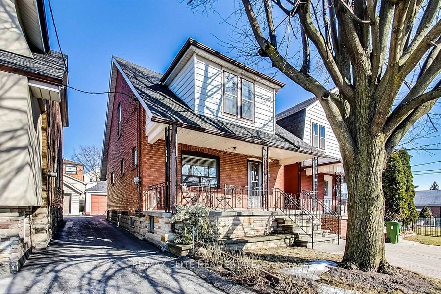 Lower 299 Robina Avenue, Toronto, ON M6C 3Z2 photo 3