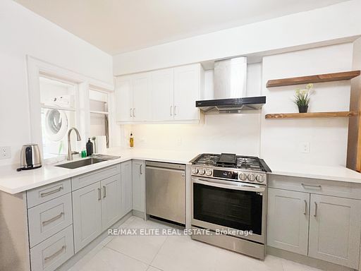Upper 299 Robina Avenue E, Toronto, ON M6C 3Z2 photo 3
