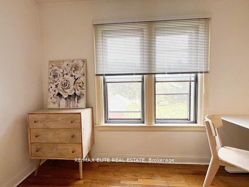 Upper 299 Robina Avenue E, Toronto, ON M6C 3Z2 photo 4