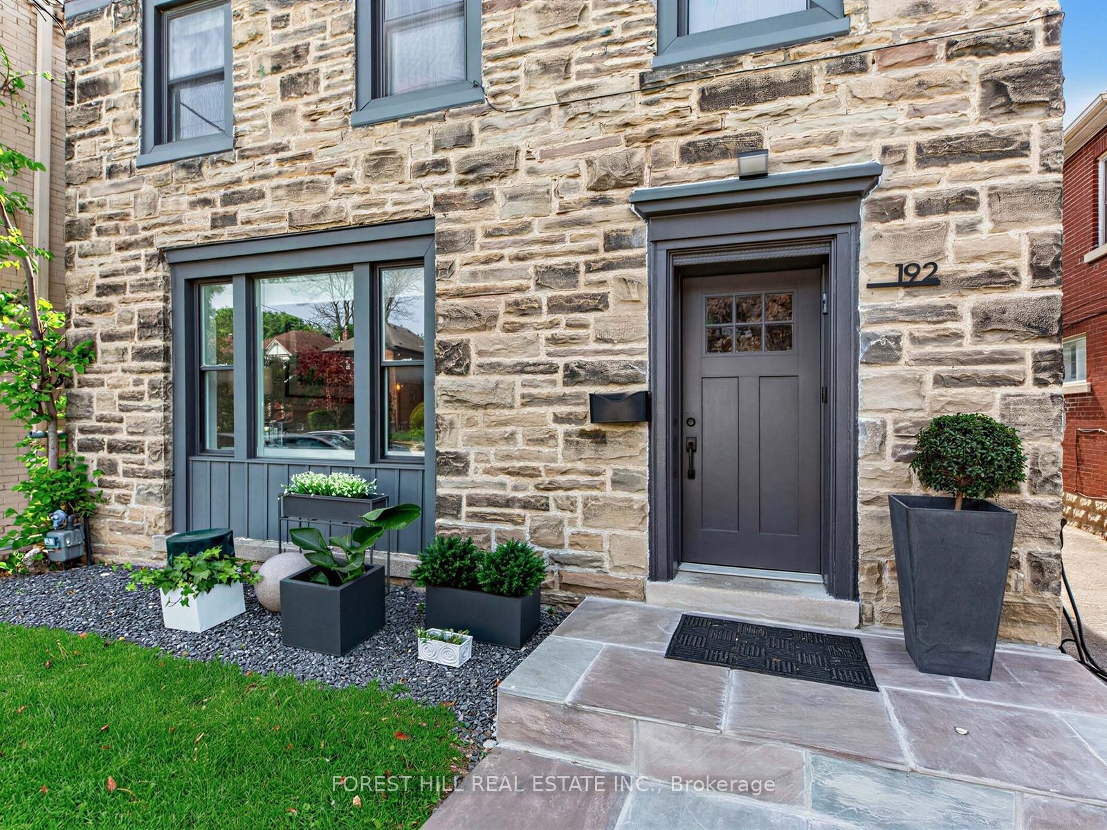 192 Glen Cedar Road, Toronto, ON M6C 3H1 photo 2