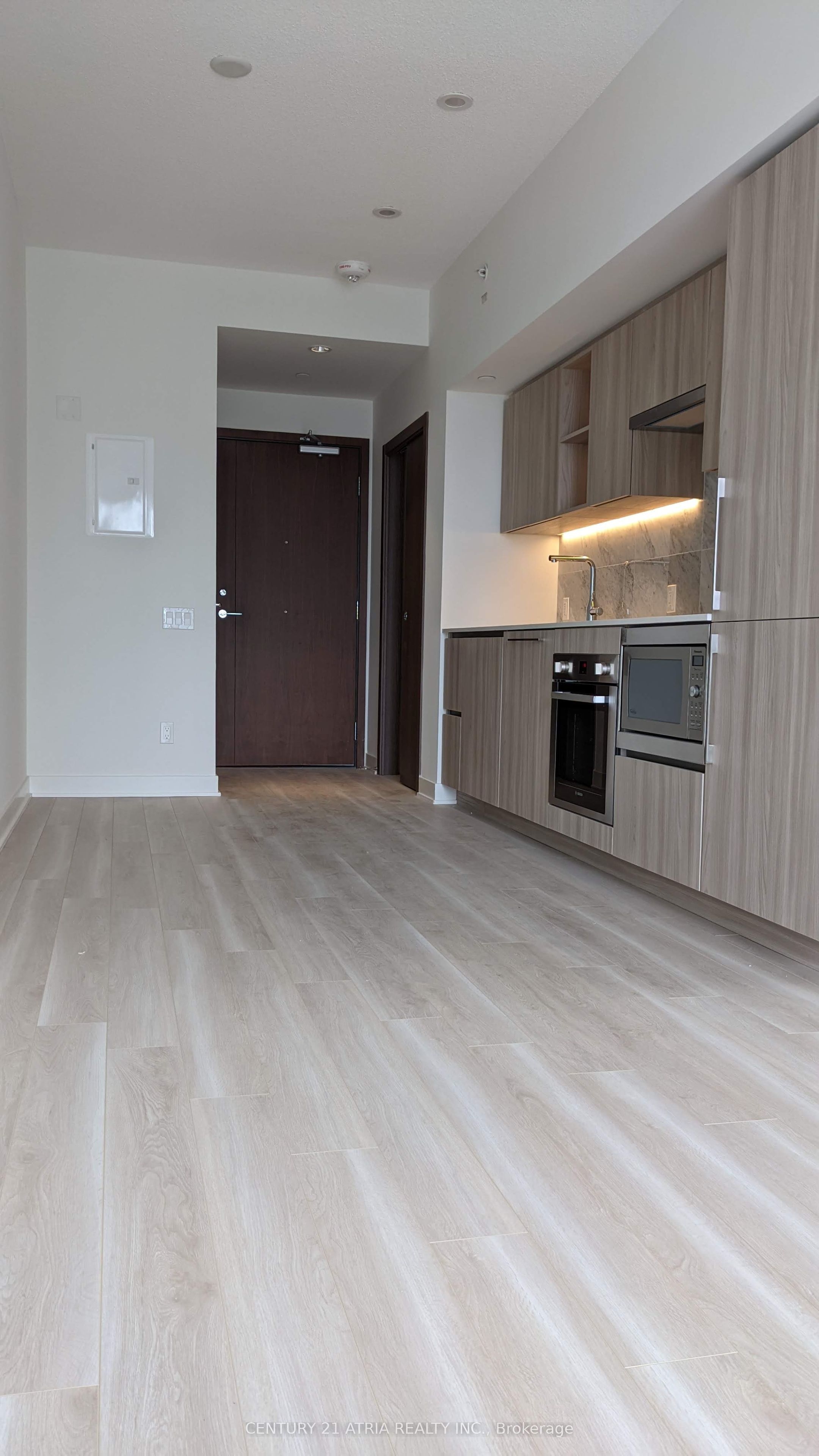 19 Bathurst Street 3306, Toronto, ON M5V 0N2 photo 3