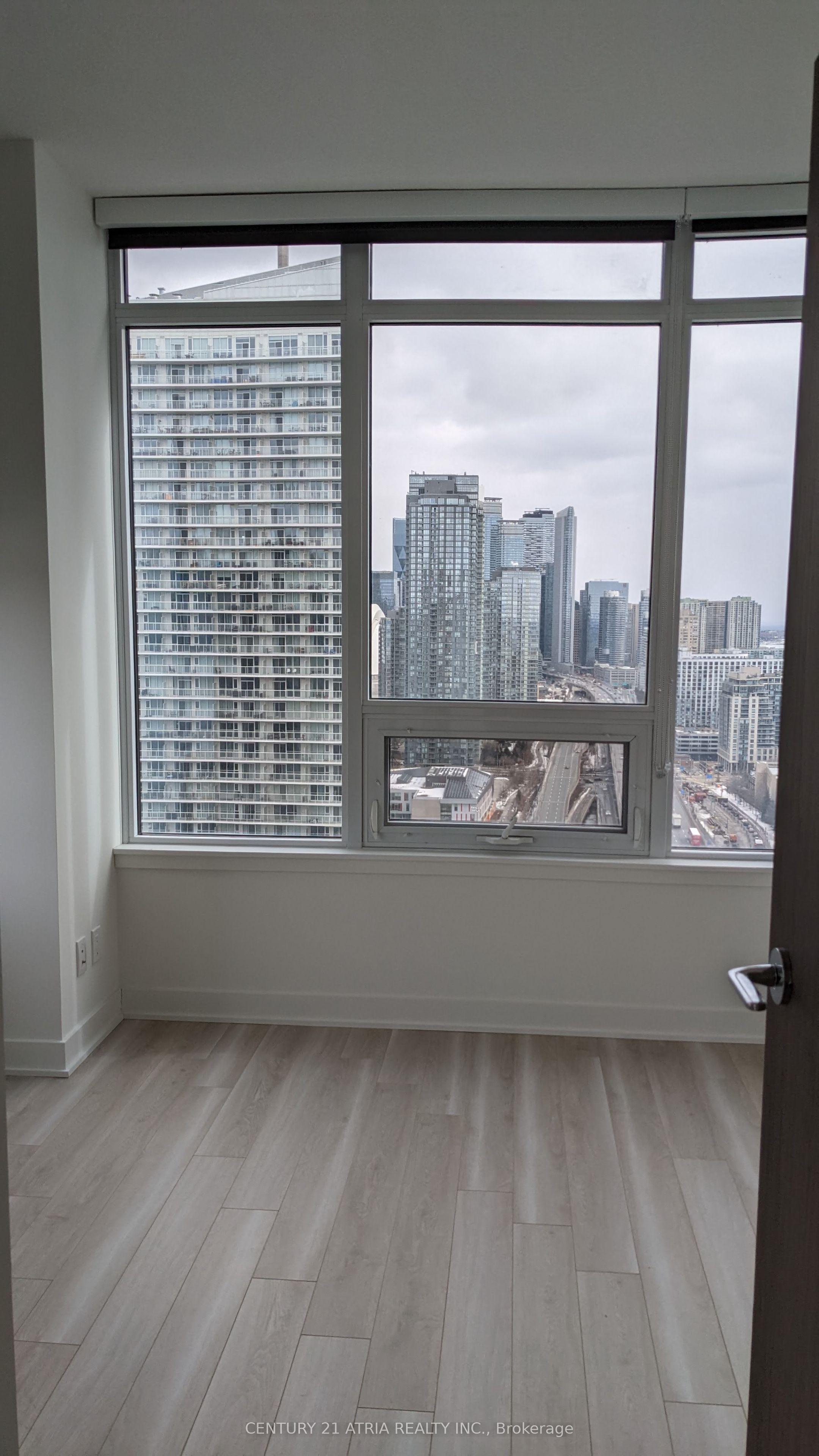 19 Bathurst Street 3306, Toronto, ON M5V 0N2 photo 4
