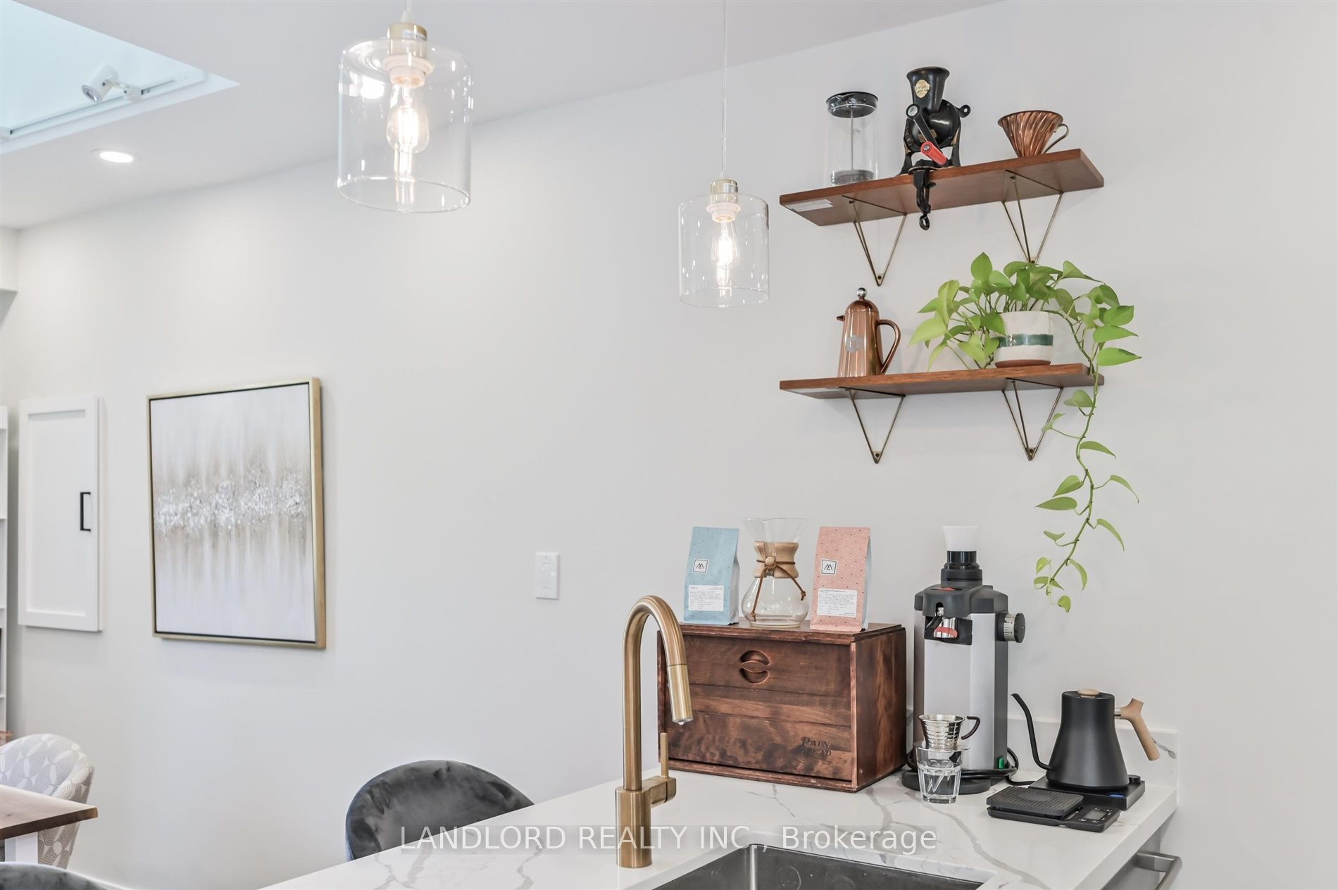 90 Tecumseth Street Upper, Toronto, ON M6J 2G9 photo 5