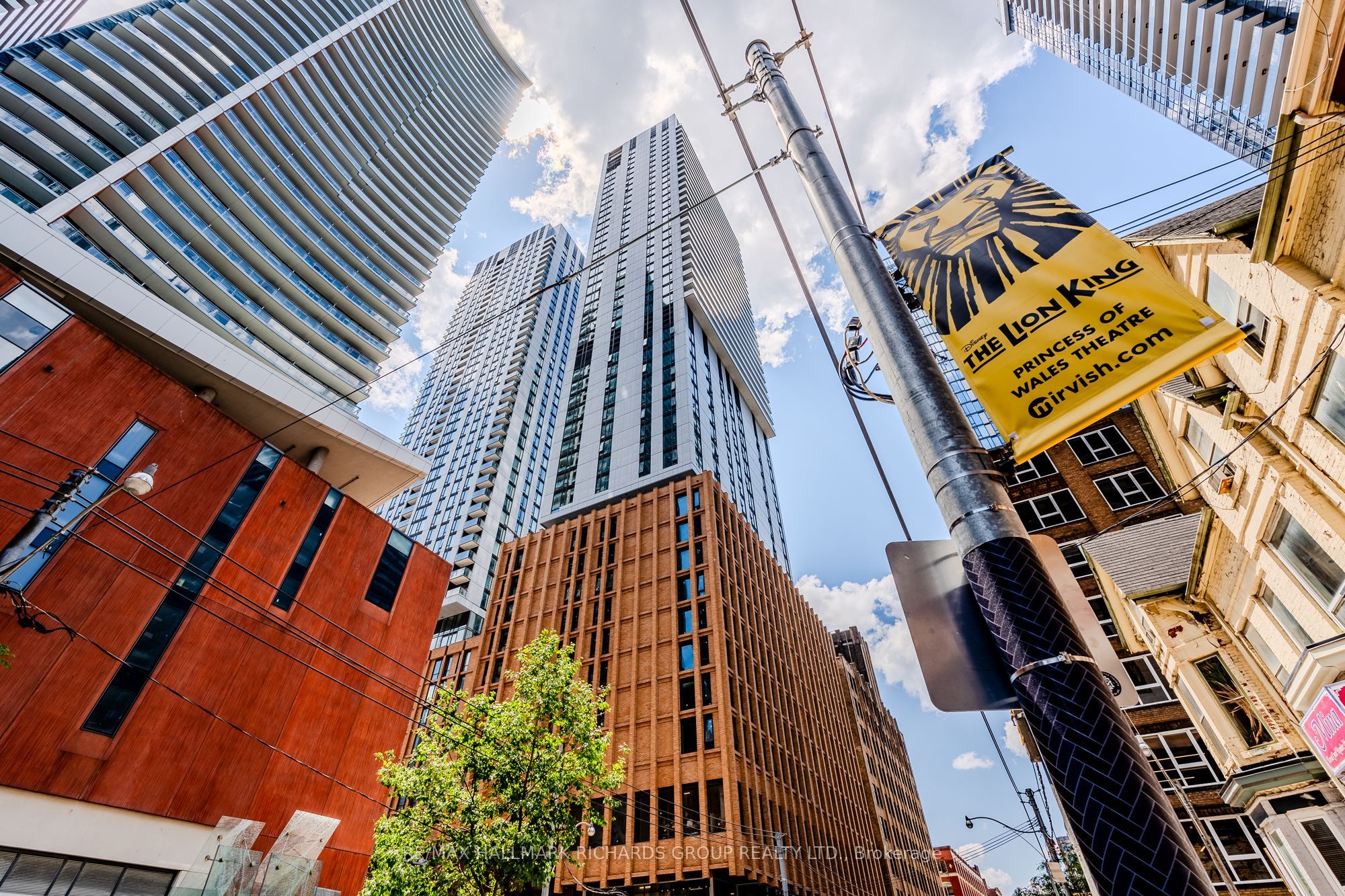 28 Widmer Street 3023, Toronto, ON M5V 2E7