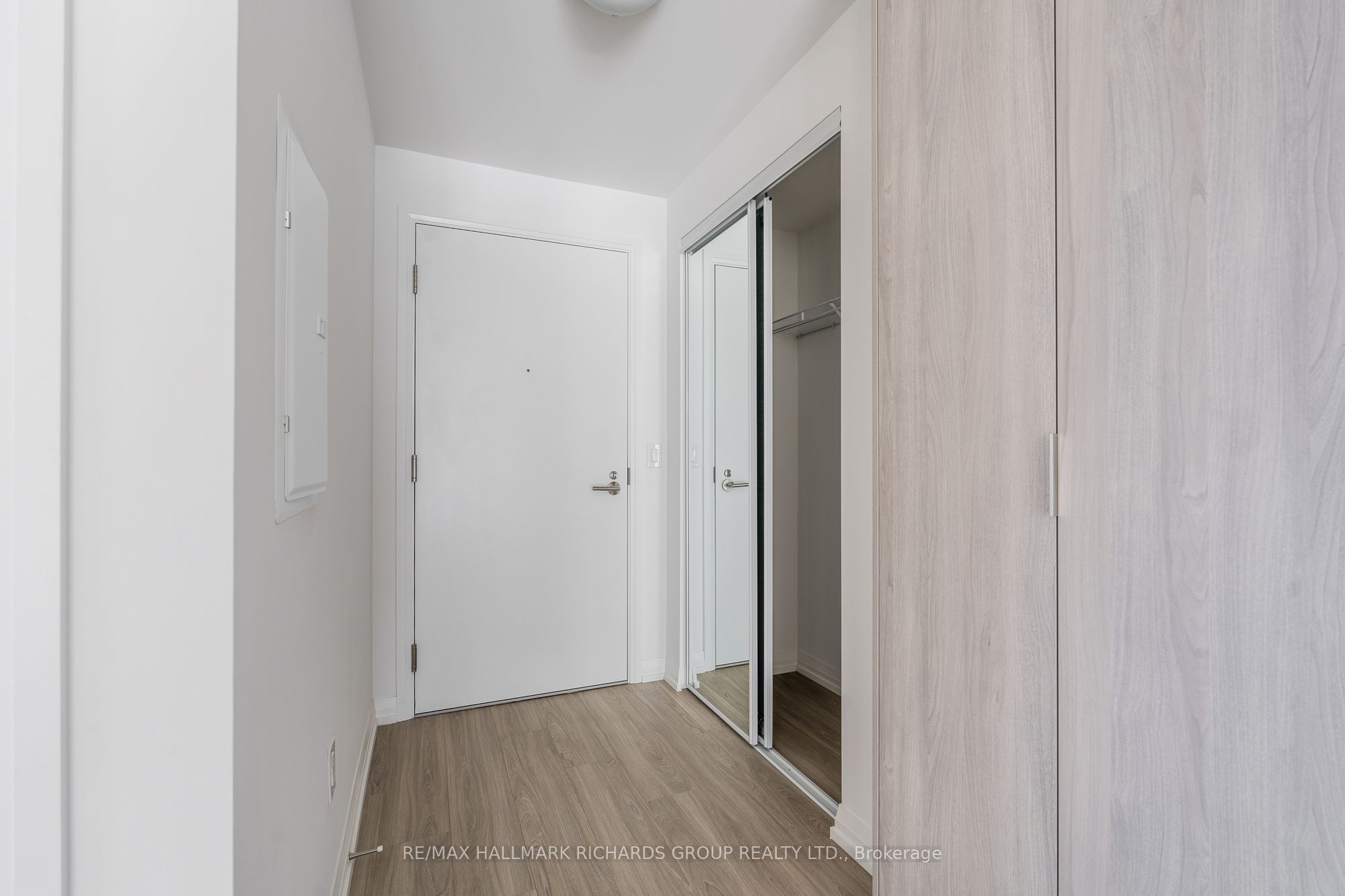28 Widmer Street 3023, Toronto, ON M5V 2E7 photo 3
