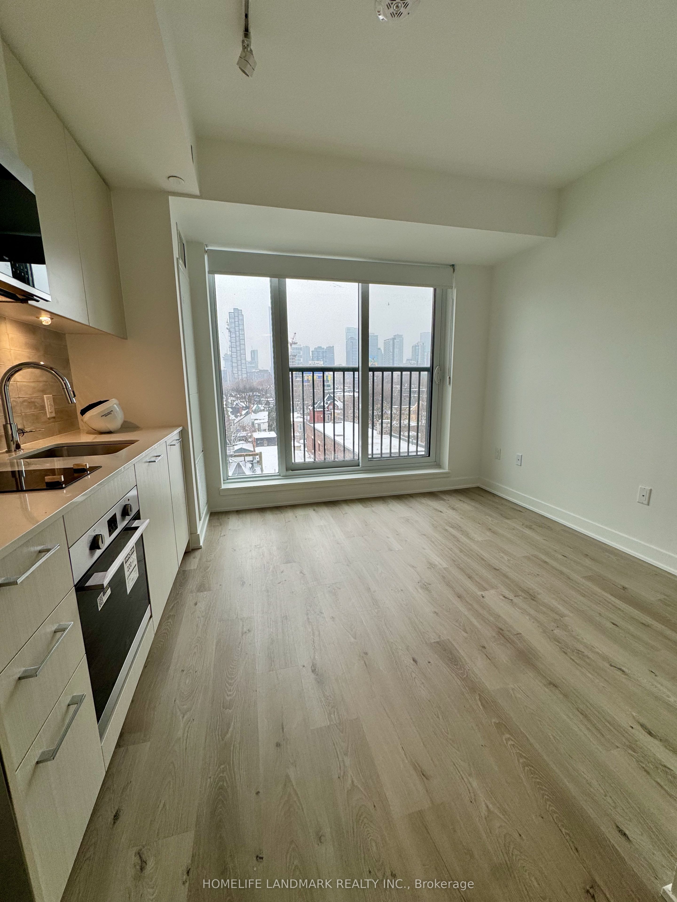 30 Dreamers Way 548, Toronto, ON M5A 0Y7 photo 3