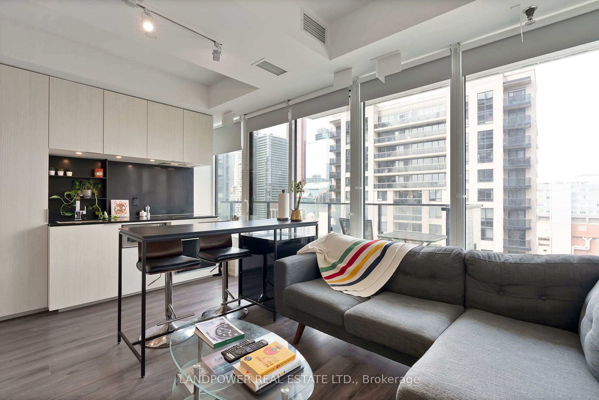 77 Shuter Street 2501, Toronto, ON M5B 0B8