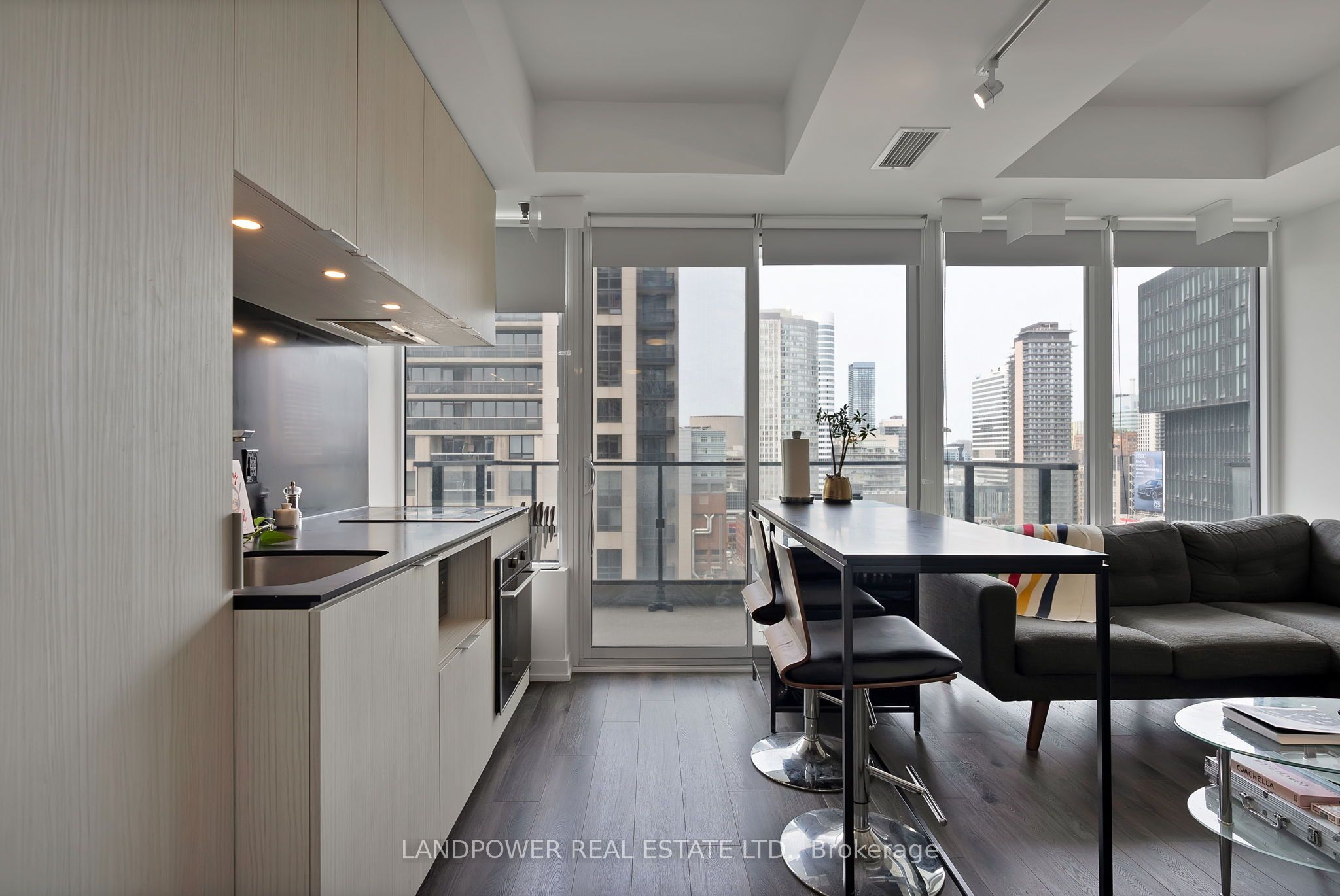 77 Shuter Street 2501, Toronto, ON M5B 0B8 photo 3