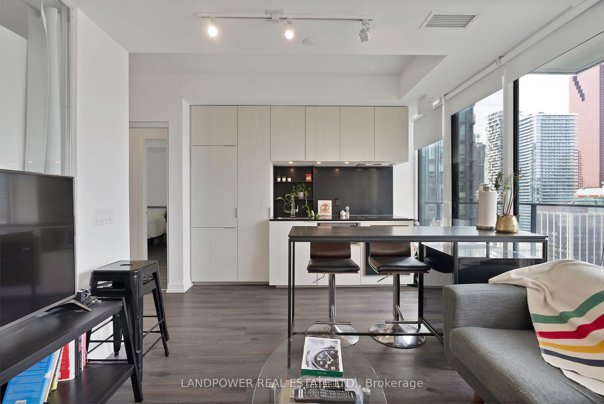 77 Shuter Street 2501, Toronto, ON M5B 0B8 photo 4