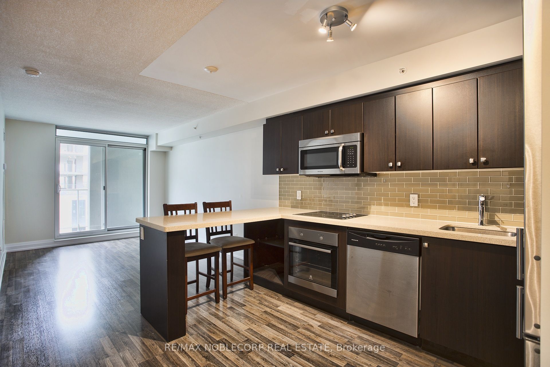 565 Wilson Avenue 319W, Toronto, ON M3H 0C6 photo 3