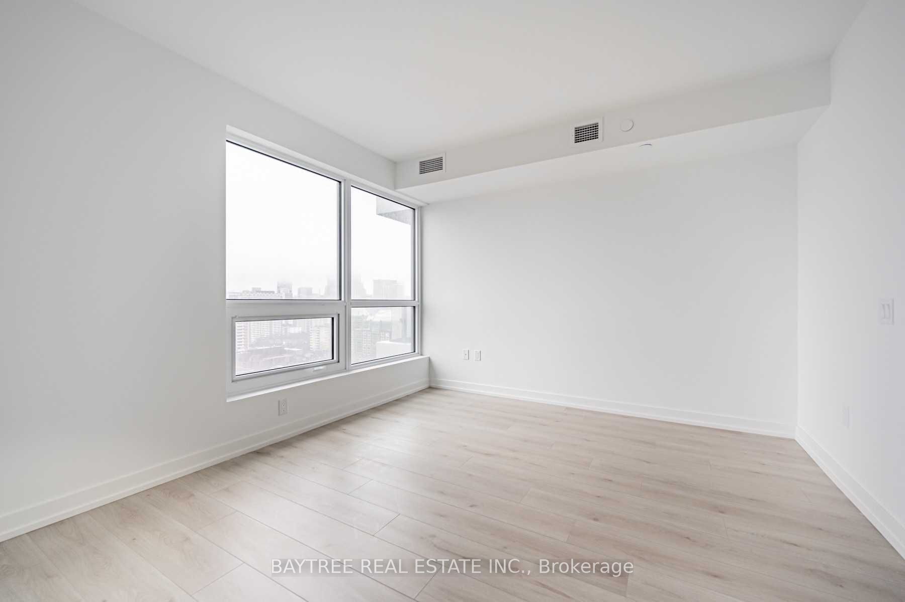 395 Bloor Street E 1412, Toronto, ON M4W 0B4 photo 4