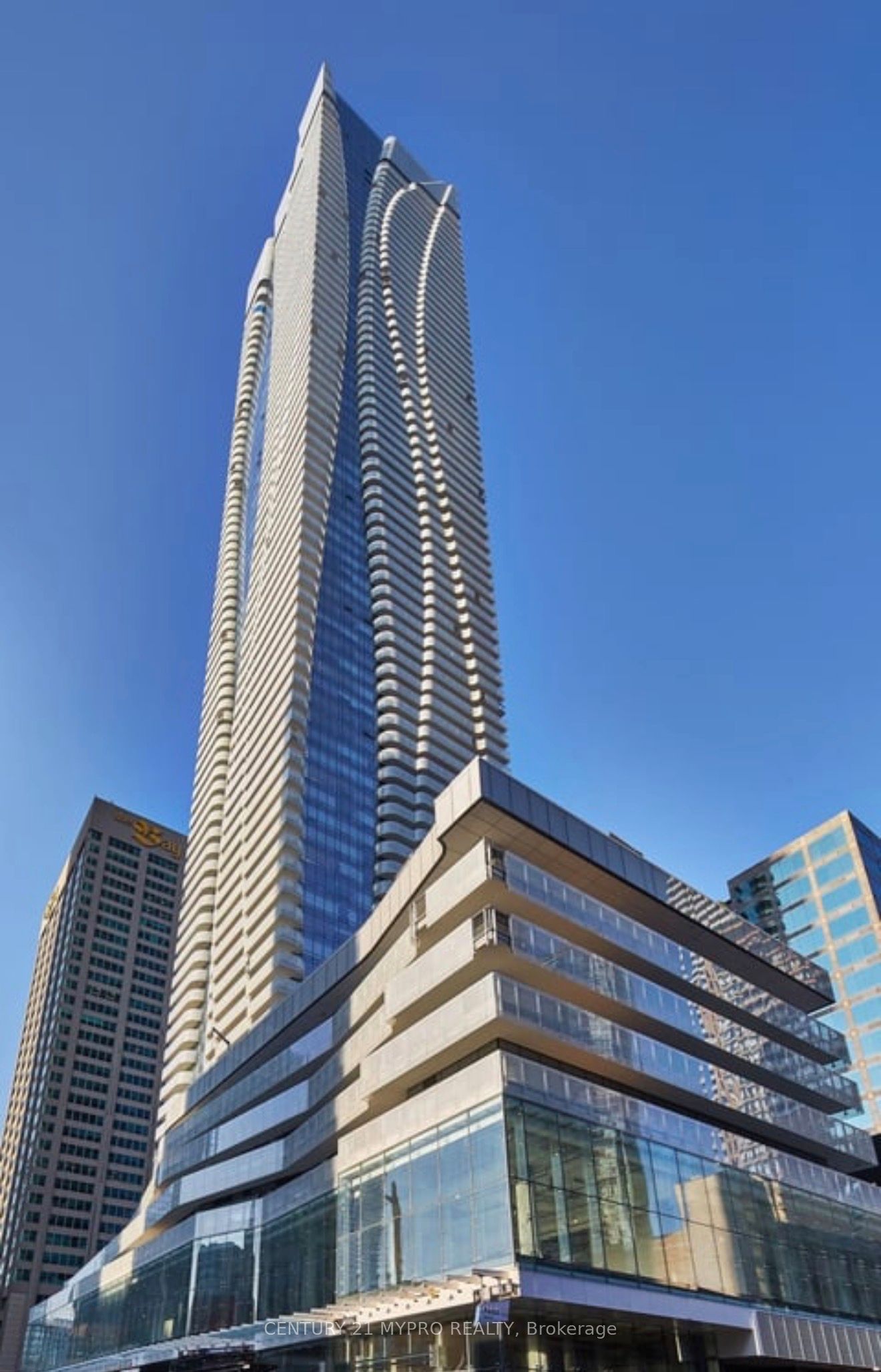1 Bloor Street E 5808, Toronto, ON M4W 0A8 photo 2