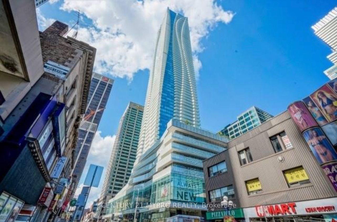 1 Bloor Street E 5808, Toronto, ON M4W 0A8 photo 3