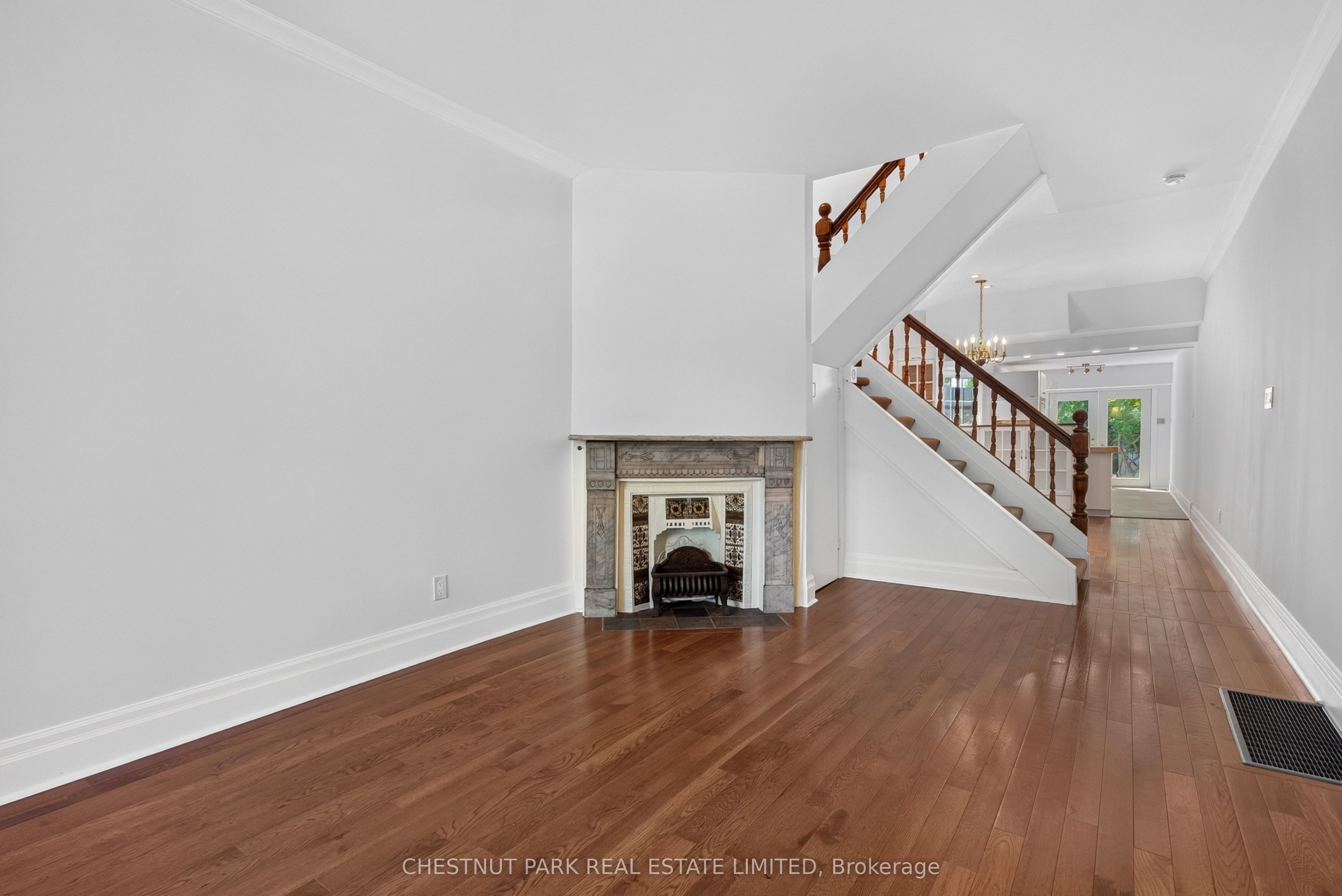 347 1/2 Wellesley Street E, Toronto, ON M4X 1H2 photo 3