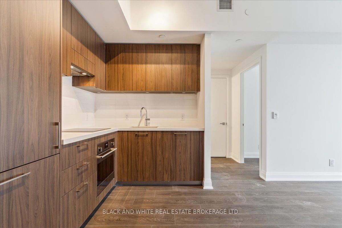 33 Frederick Todd Way 1111, Toronto, ON M4G 0C9 photo 2