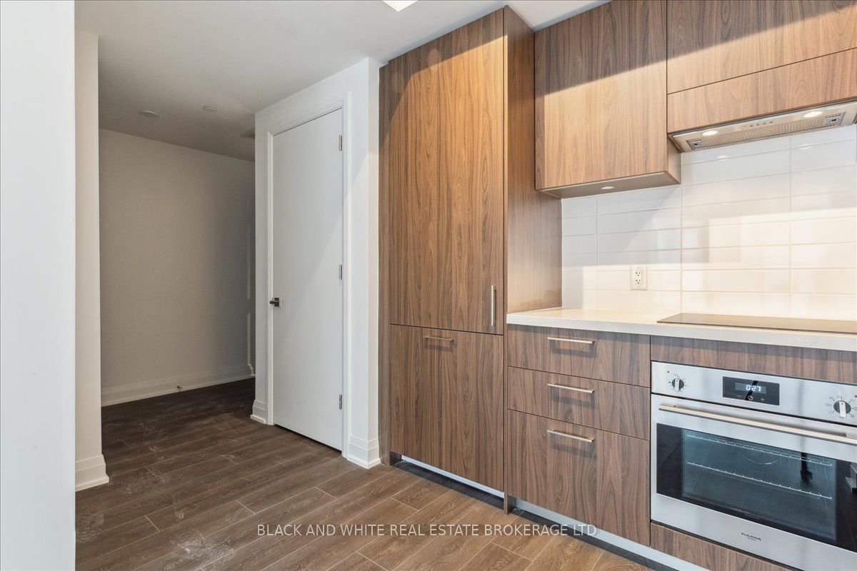 33 Frederick Todd Way 1111, Toronto, ON M4G 0C9 photo 3