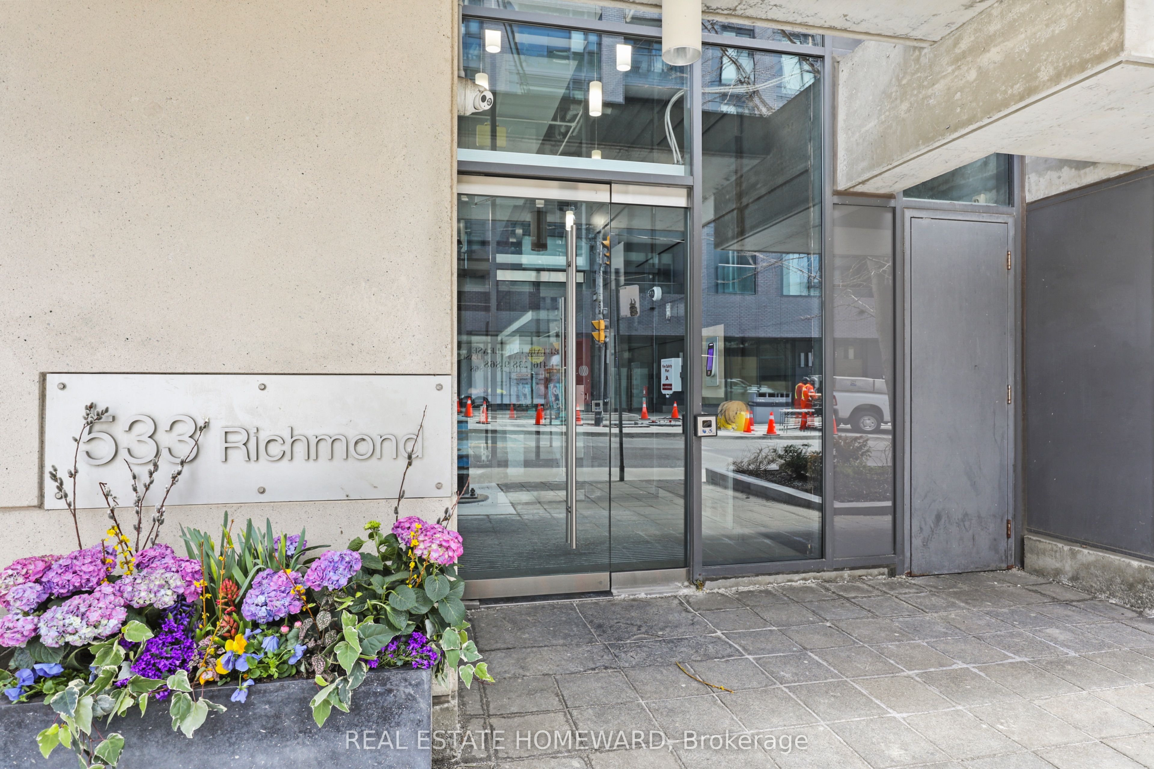 533 Richmond Street W 704, Toronto, ON M5V 3Y1 photo 2