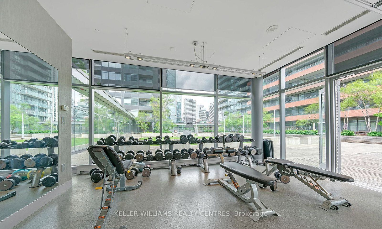 25 Telegram Mews 305, Toronto, ON M5V 3Z1 photo 4