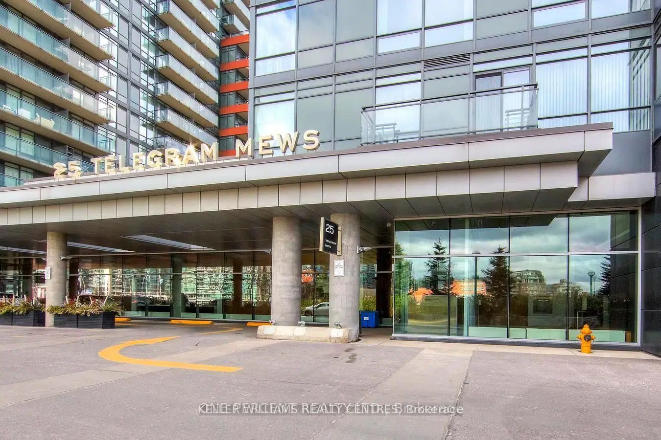 25 Telegram Mews 305, Toronto, ON M5V 3Z1 photo 5
