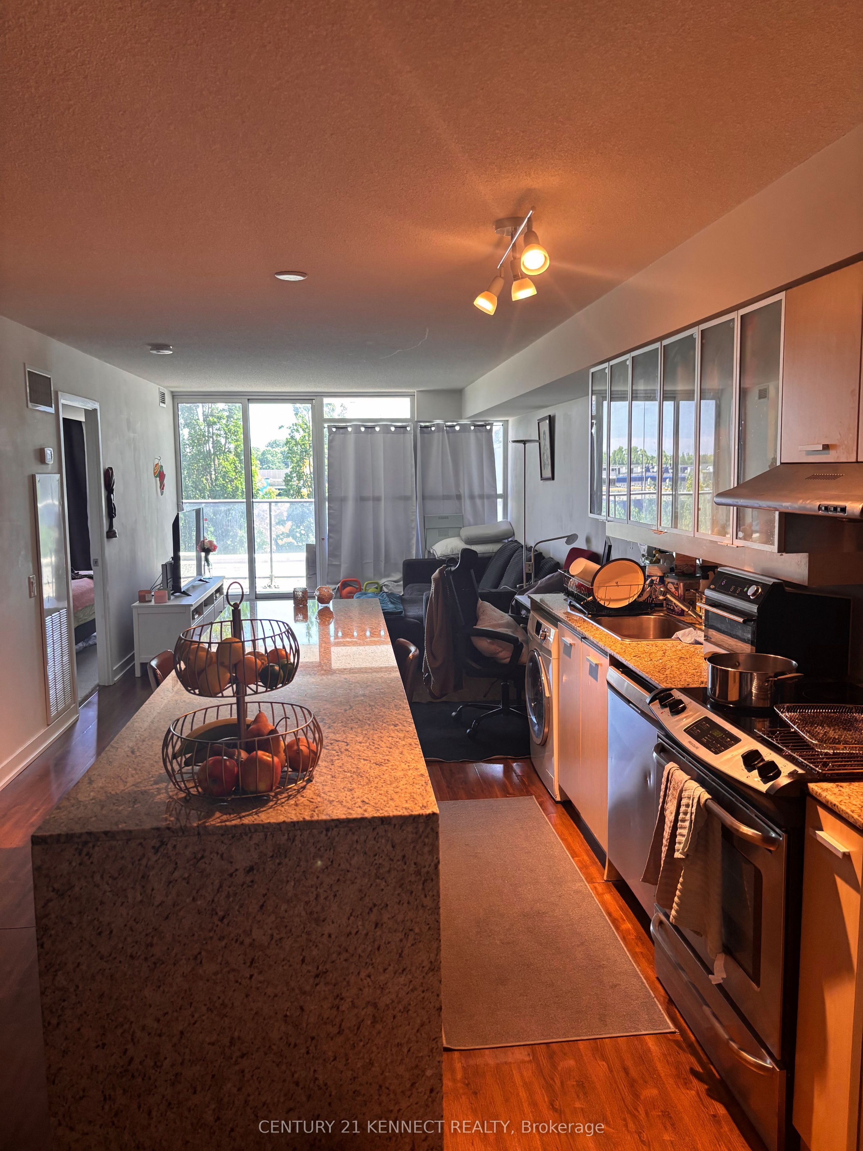 19 Singer Court 206, Toronto, ON M2K 0B2 photo 4