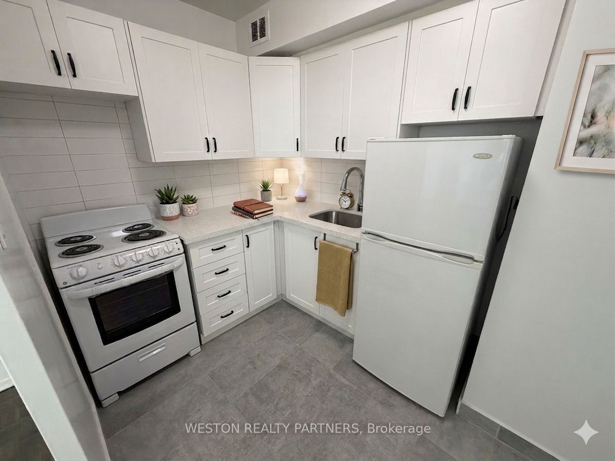 171 Erskine Avenue 502, Toronto, ON M4P 2L6
