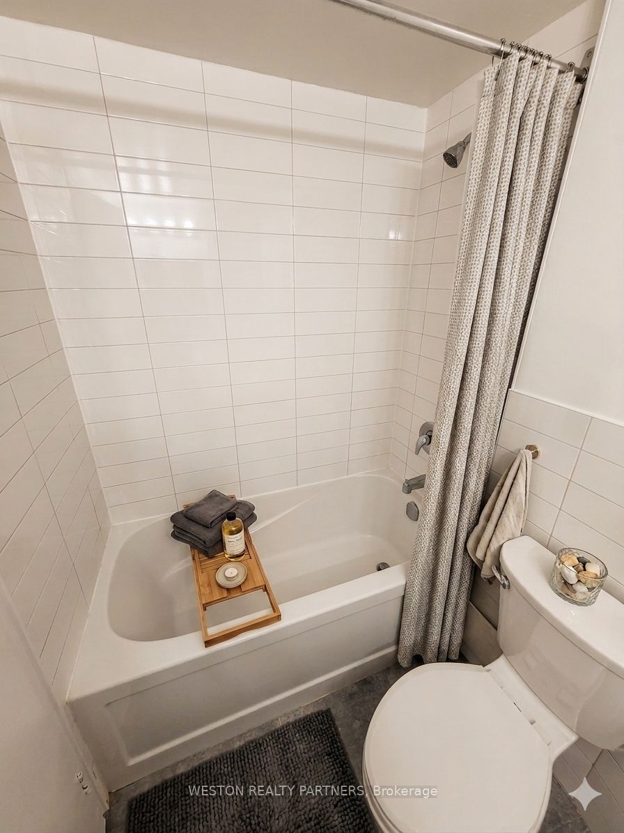 171 Erskine Avenue 502, Toronto, ON M4P 2L6 photo 4