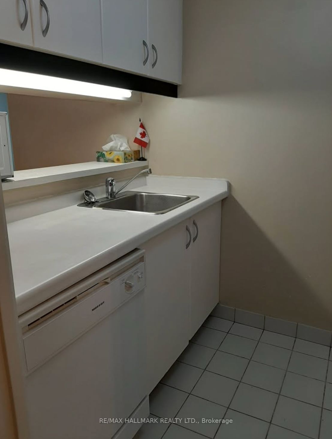 711 Bay Street 821, Toronto, ON M5G 2J8 photo 3
