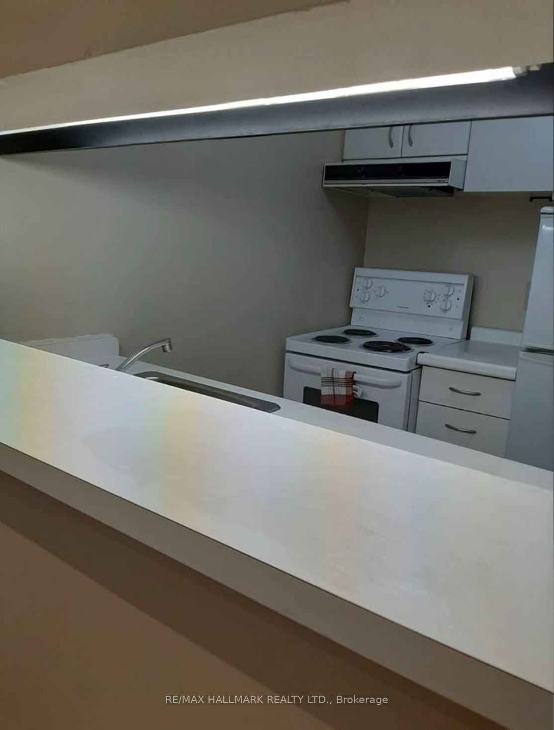 711 Bay Street 821, Toronto, ON M5G 2J8 photo 4