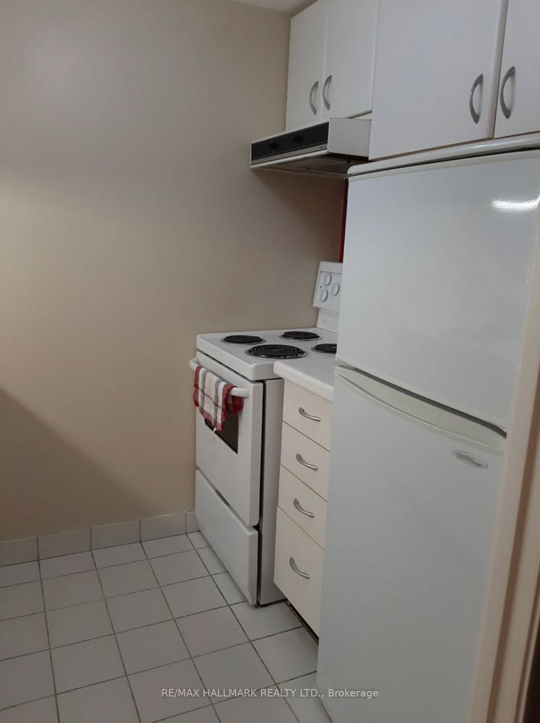 711 Bay Street 821, Toronto, ON M5G 2J8 photo 5