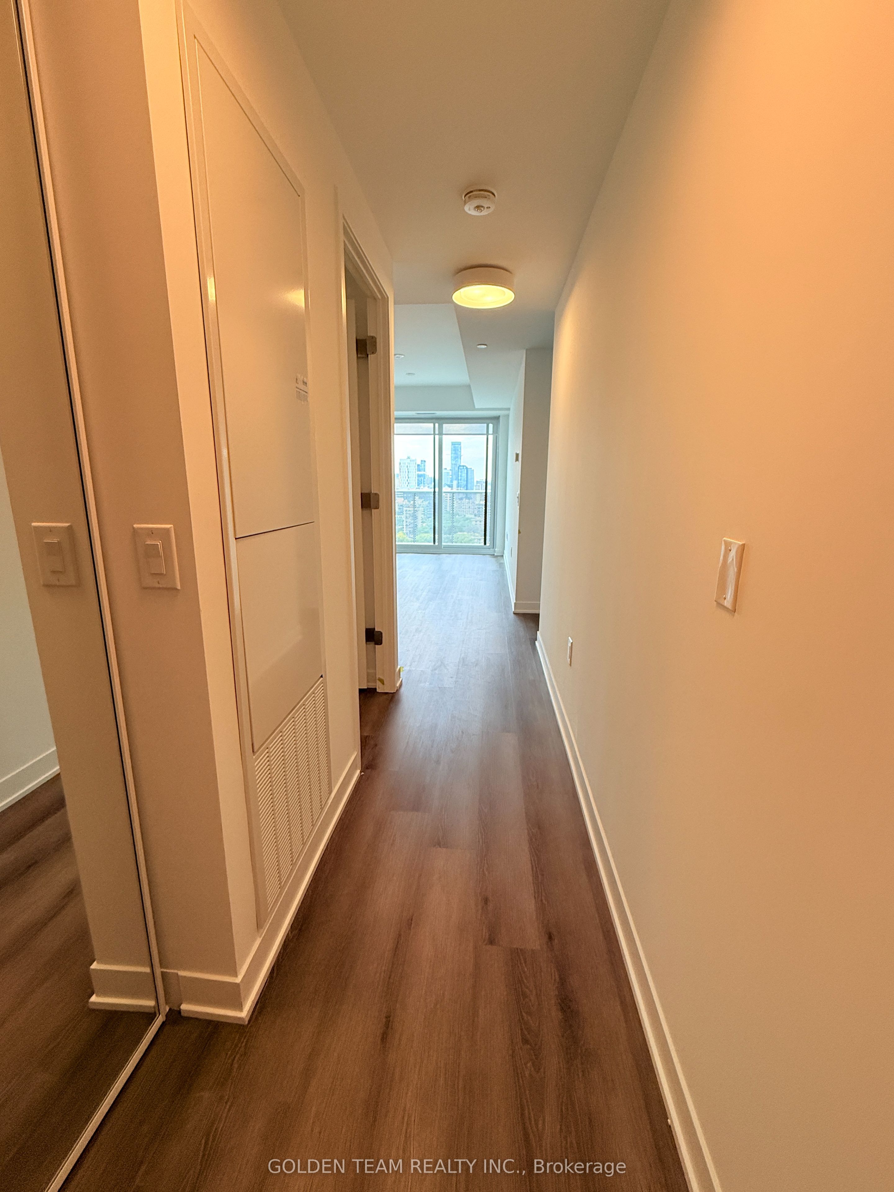 10 Oak Street 2107, Toronto, ON M5A 0Z1