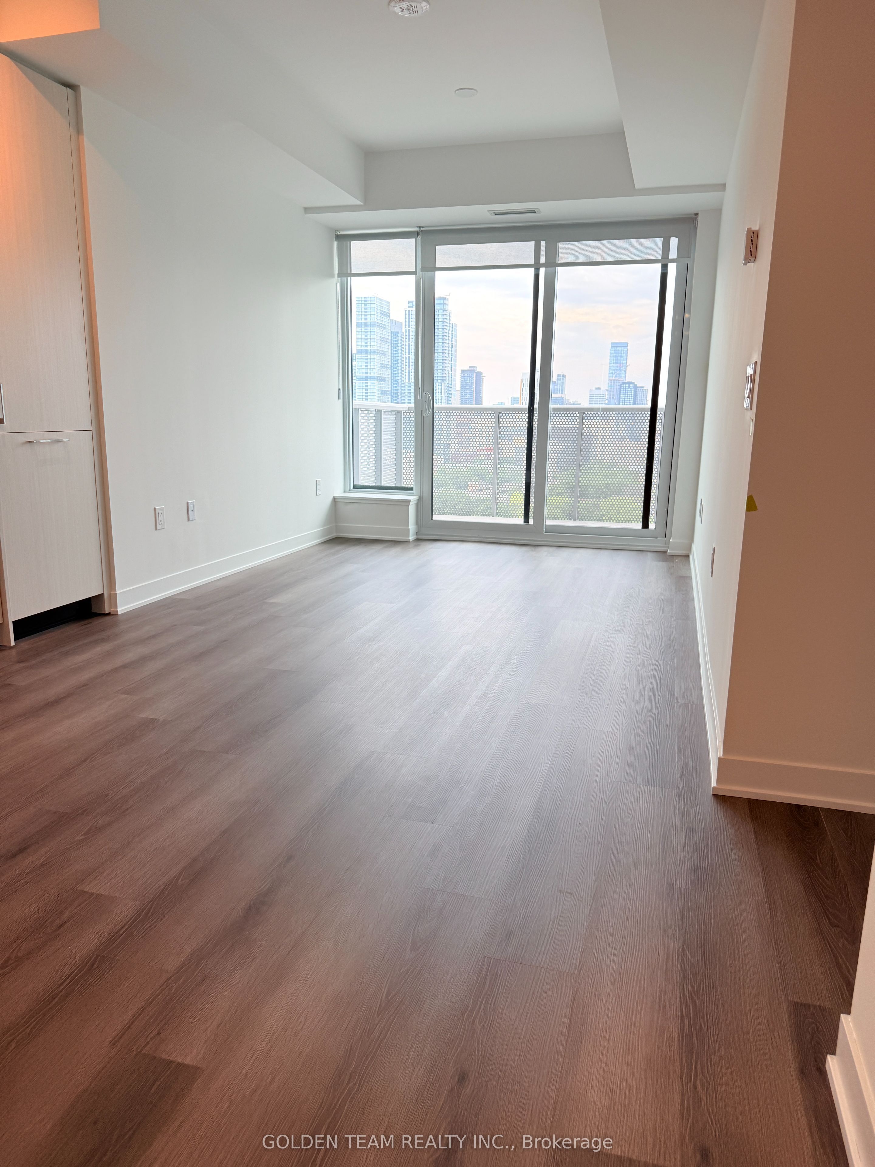 10 Oak Street 2107, Toronto, ON M5A 0Z1 photo 2
