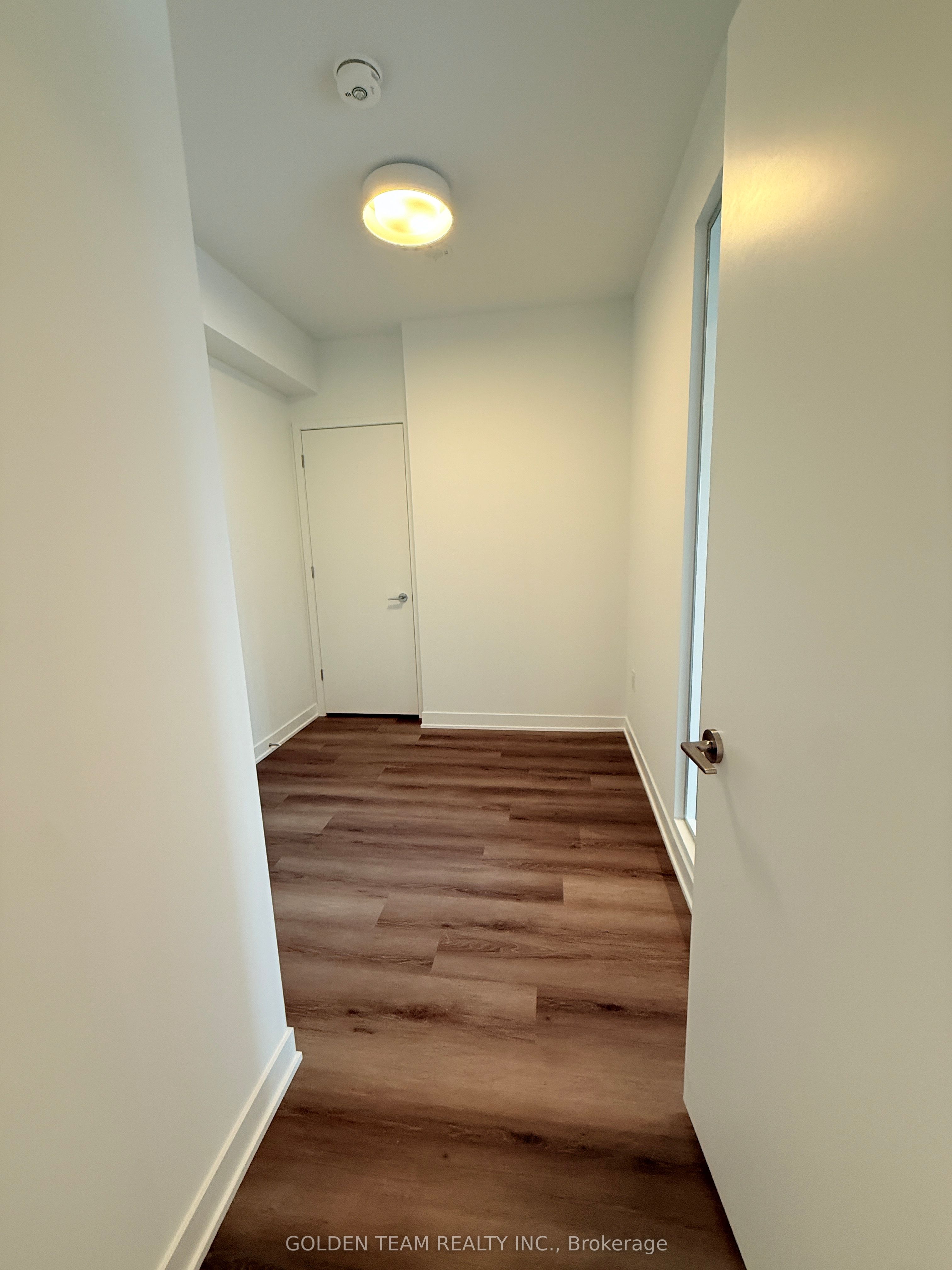 10 Oak Street 2107, Toronto, ON M5A 0Z1 photo 3