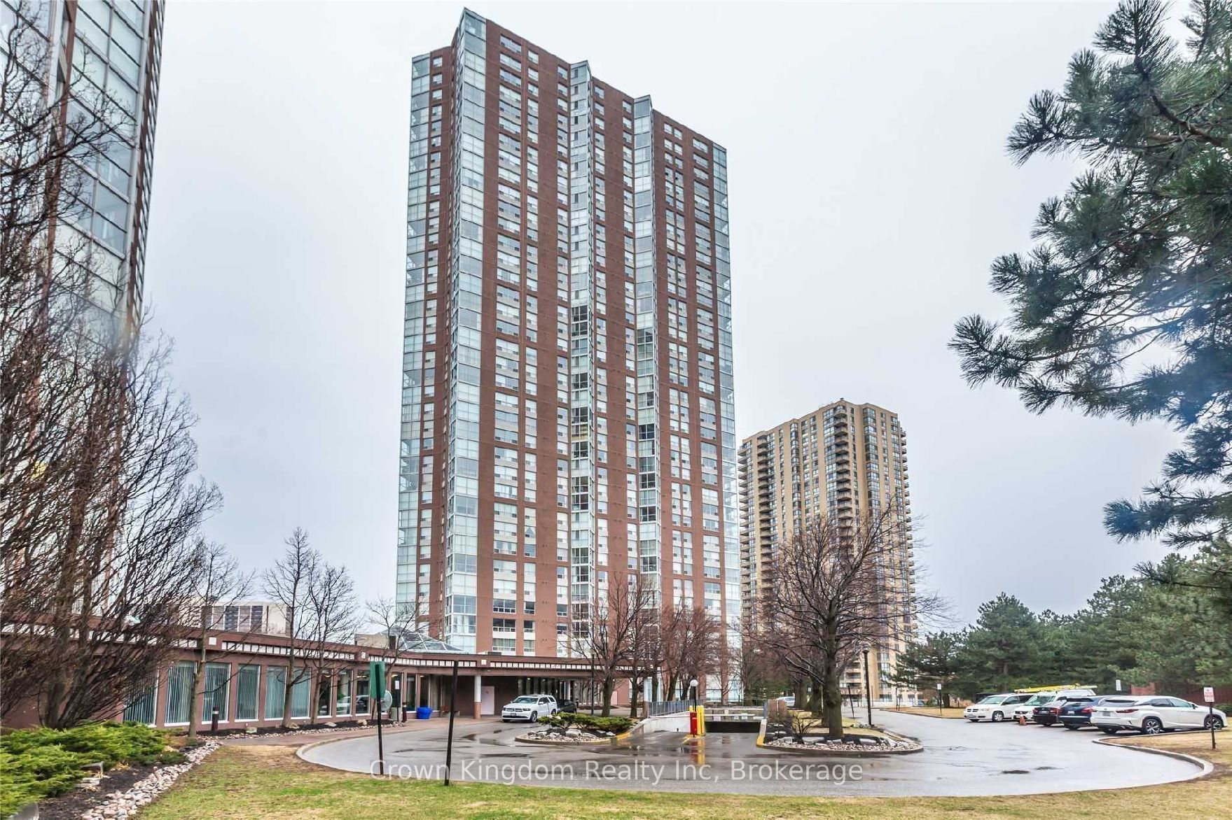 5 Concorde Place 1801, Toronto, ON M3C 3M8