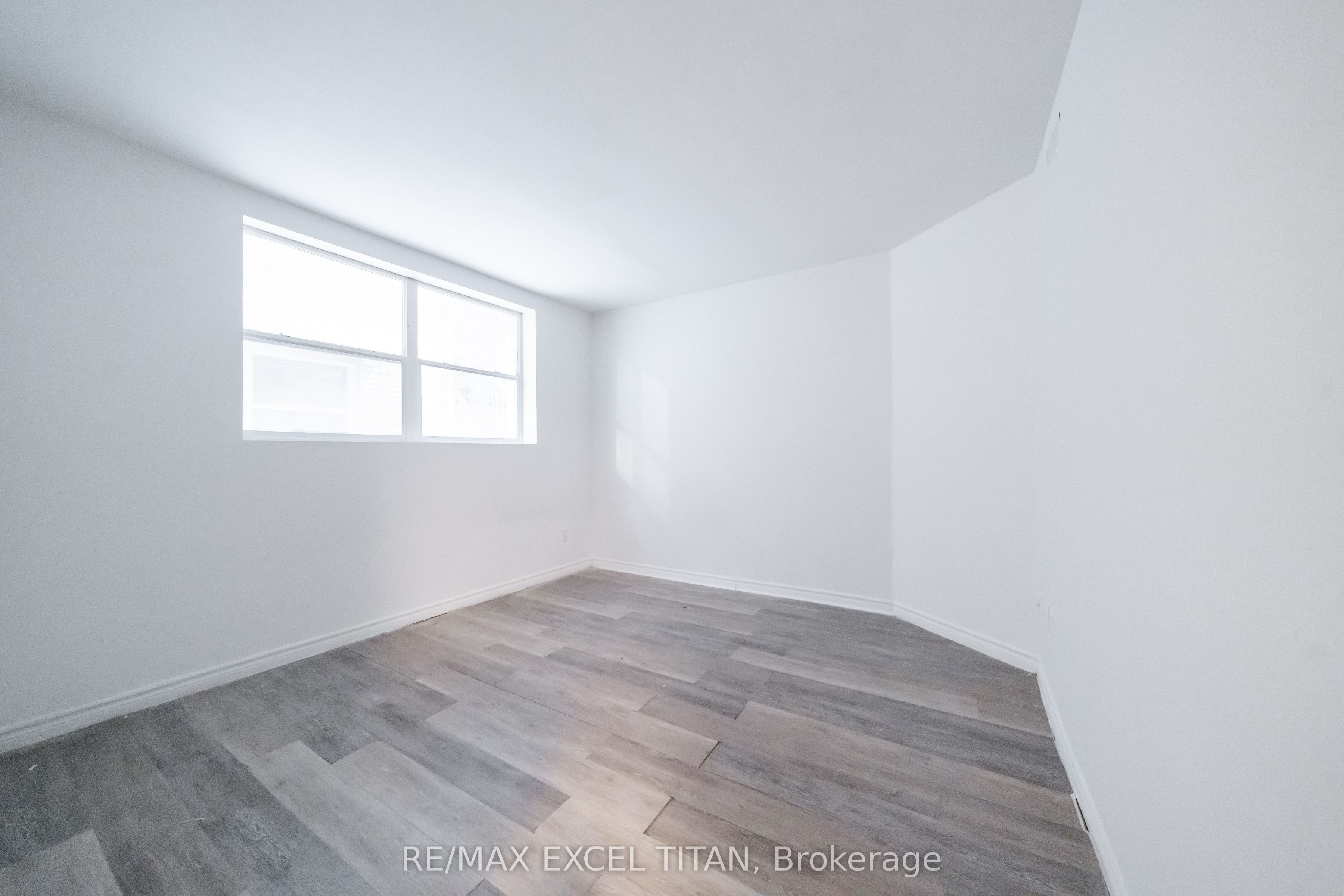 414 Jarvis Street G4, Toronto, ON M4Y 3C2 photo 2
