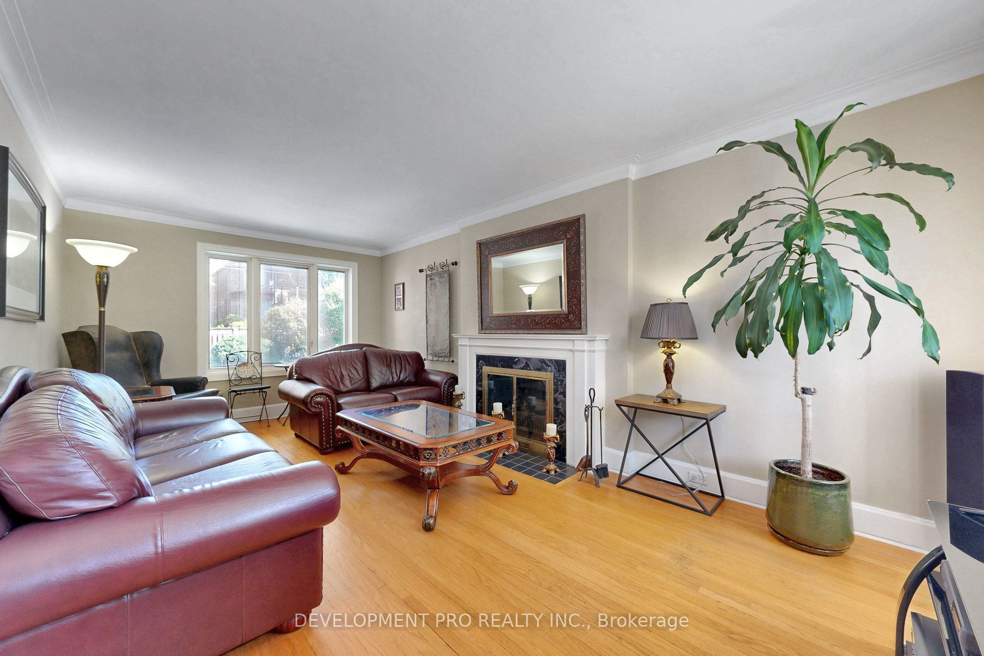 534 Deloraine Avenue S, Toronto, ON M5M 2C3 photo 4