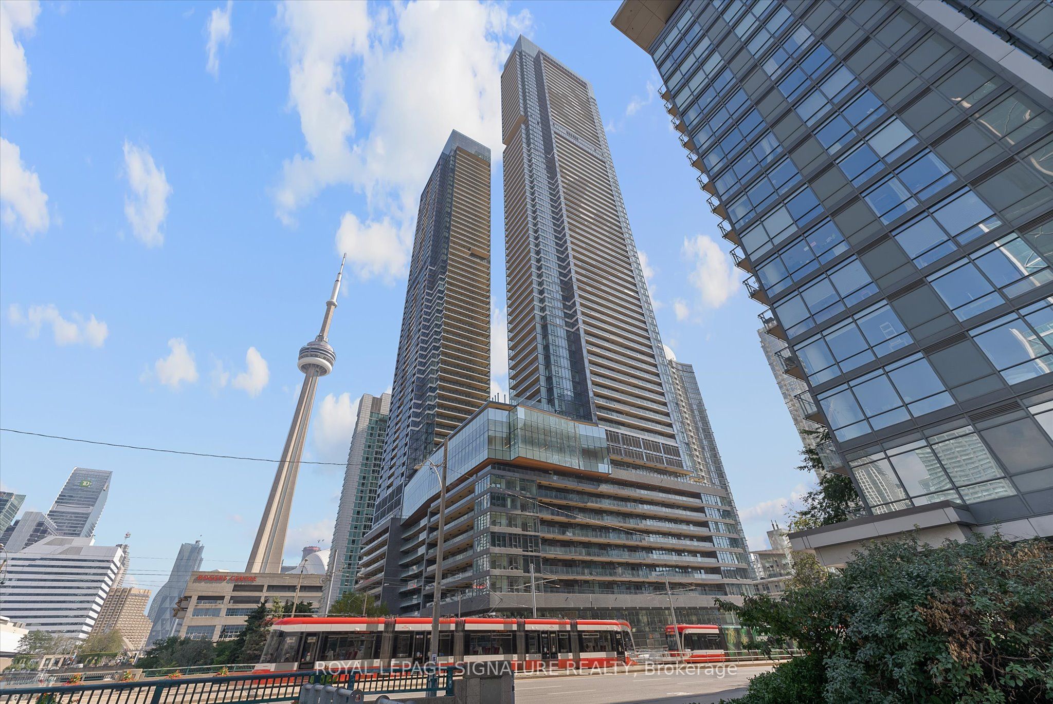 1 Concord Cityplace Way 3003, Toronto, ON M5V 0T5