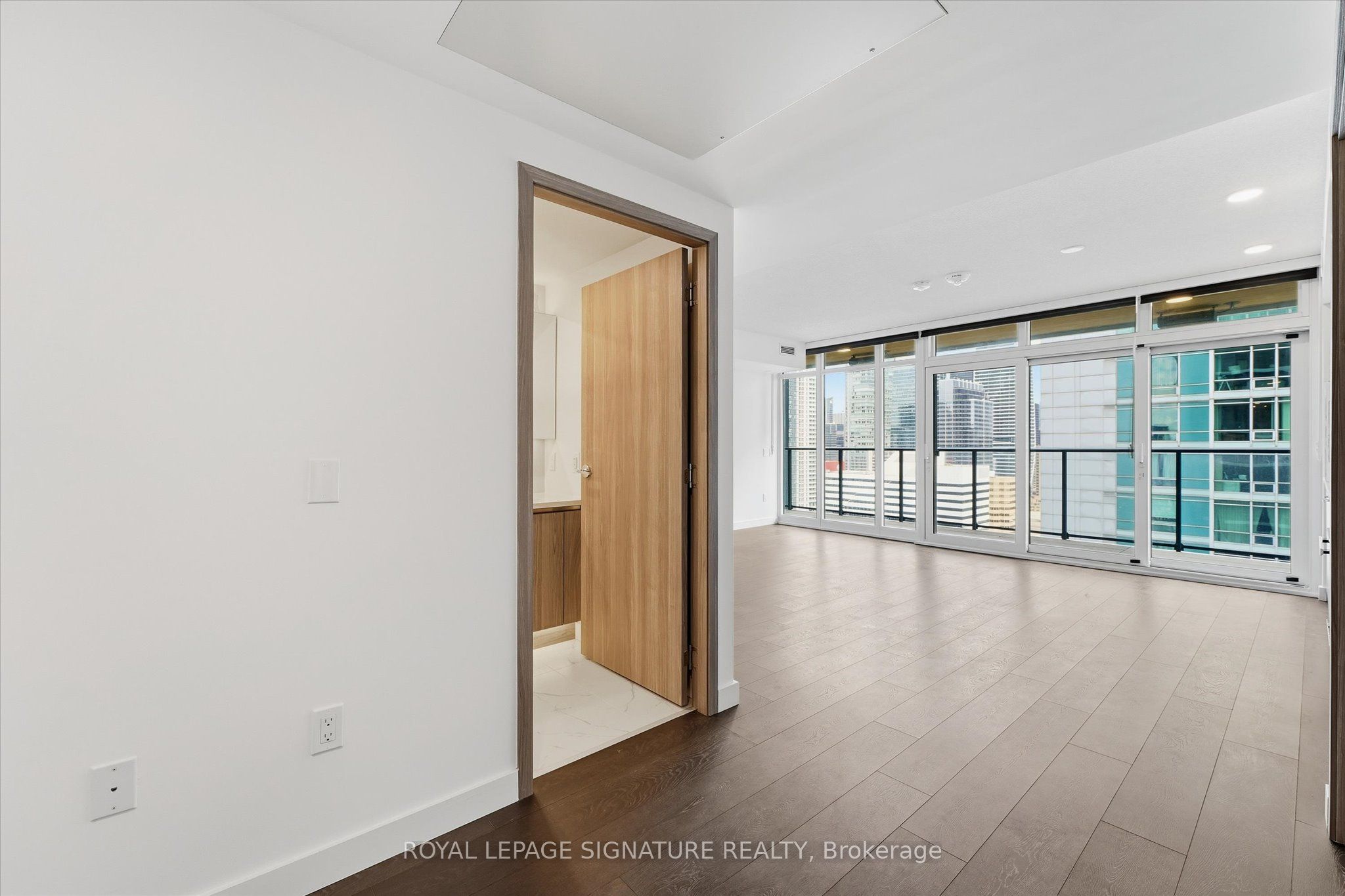 1 Concord Cityplace Way 3003, Toronto, ON M5V 0T5 photo 3