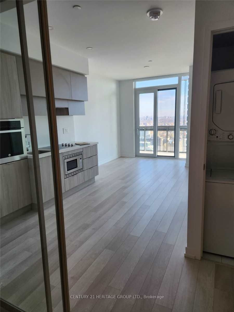 39 Roehampton Avenue 2402, Toronto, ON M4P 0G1 photo 2