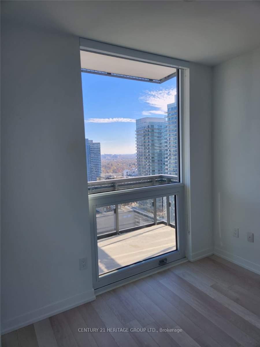 39 Roehampton Avenue 2402, Toronto, ON M4P 0G1 photo 4