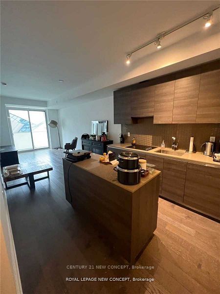200 Bloor Street W 504, Toronto, ON M5S 1T8 photo 5