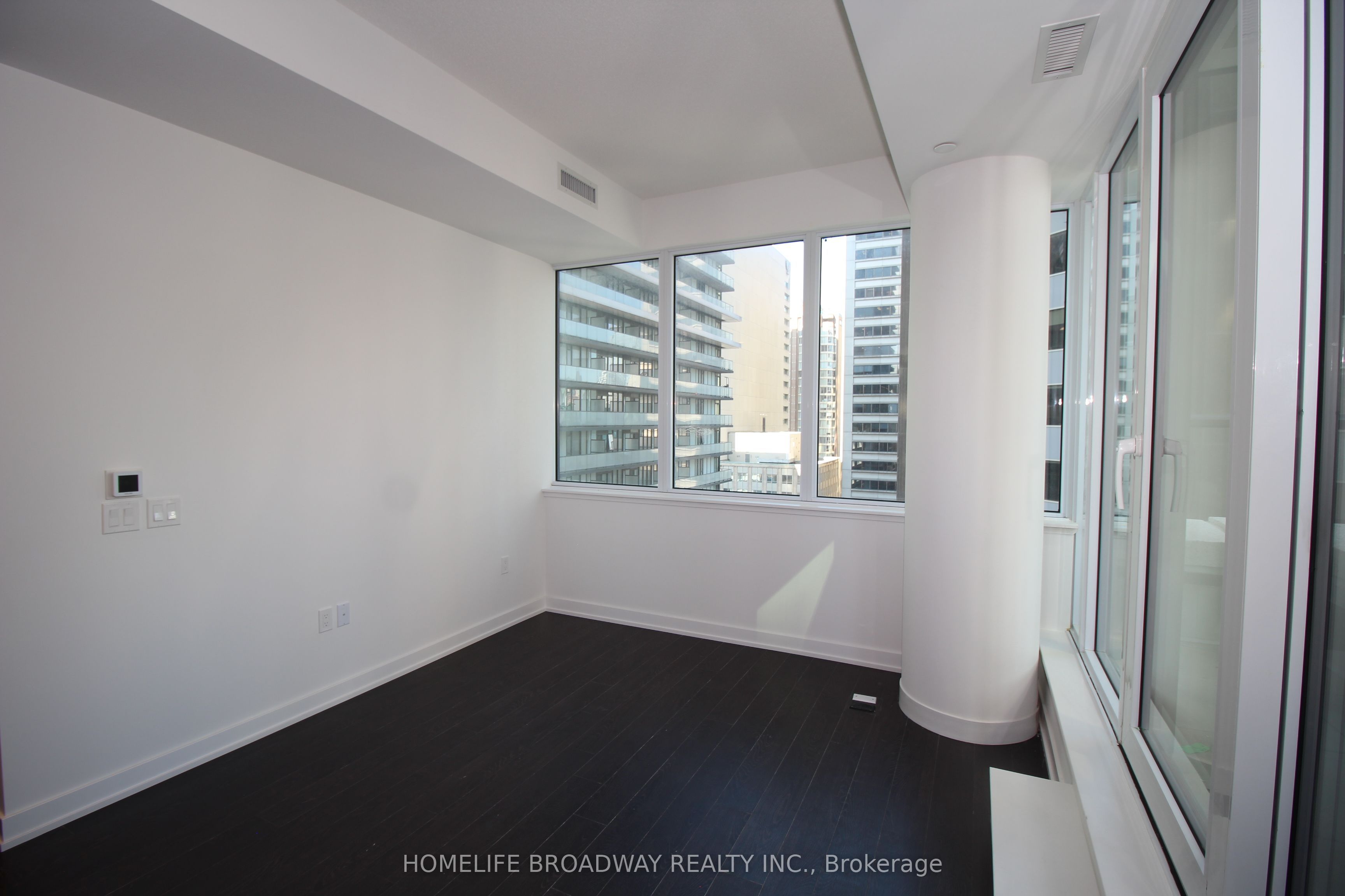 238 Simcoe Street 1204, Toronto, ON M5T 0E2 photo 2