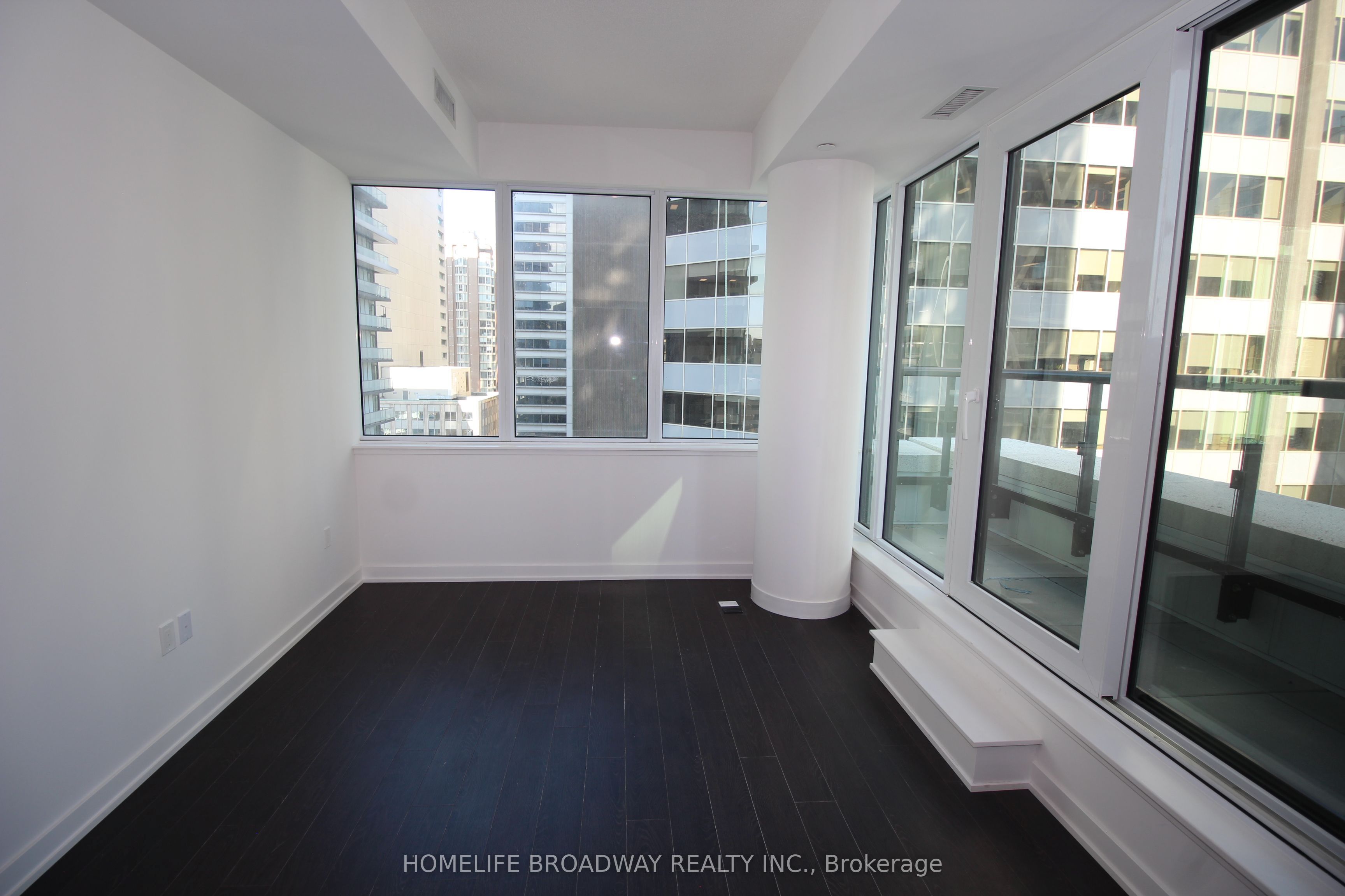 238 Simcoe Street 1204, Toronto, ON M5T 0E2 photo 3