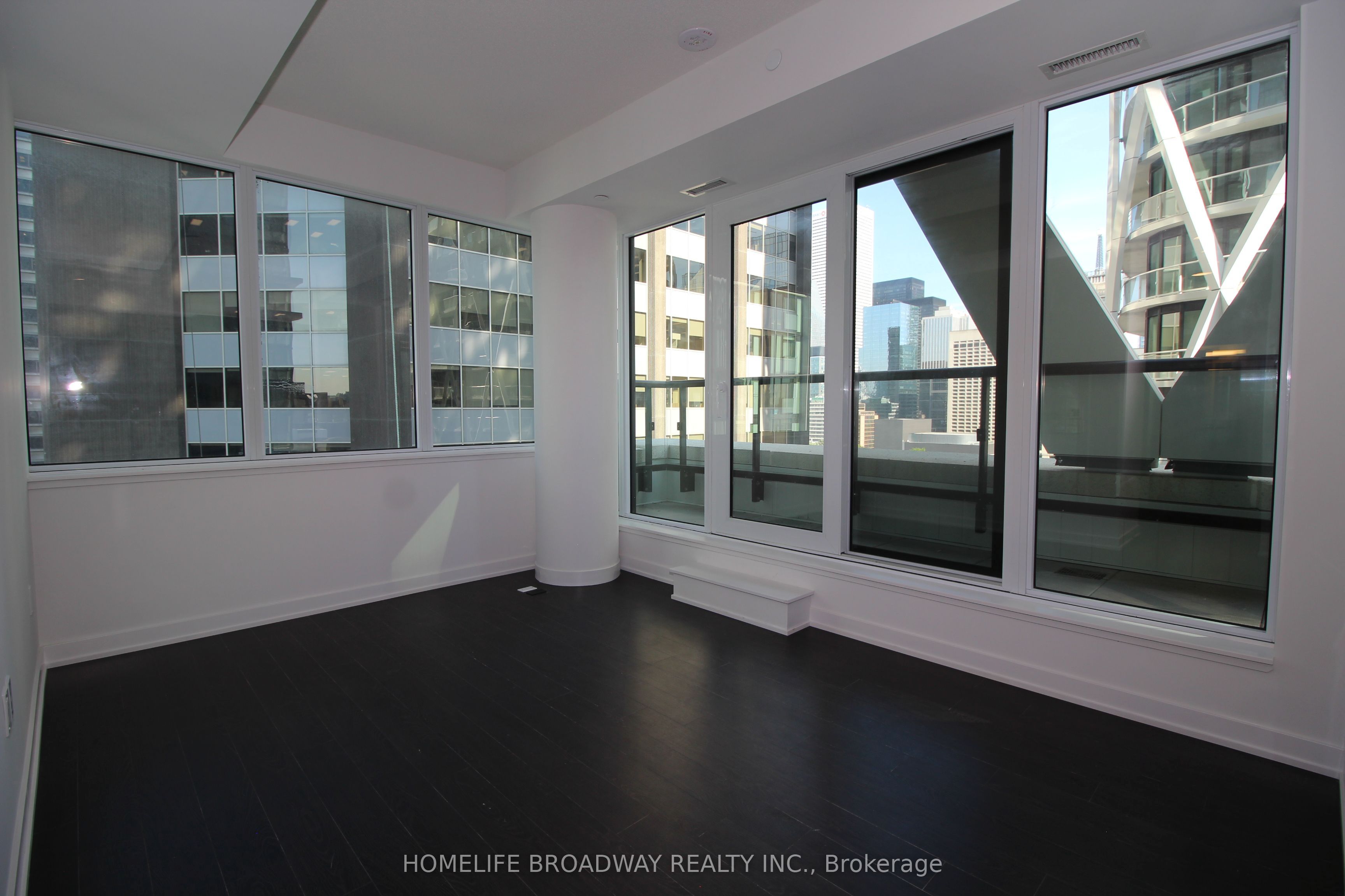 238 Simcoe Street 1204, Toronto, ON M5T 0E2 photo 4