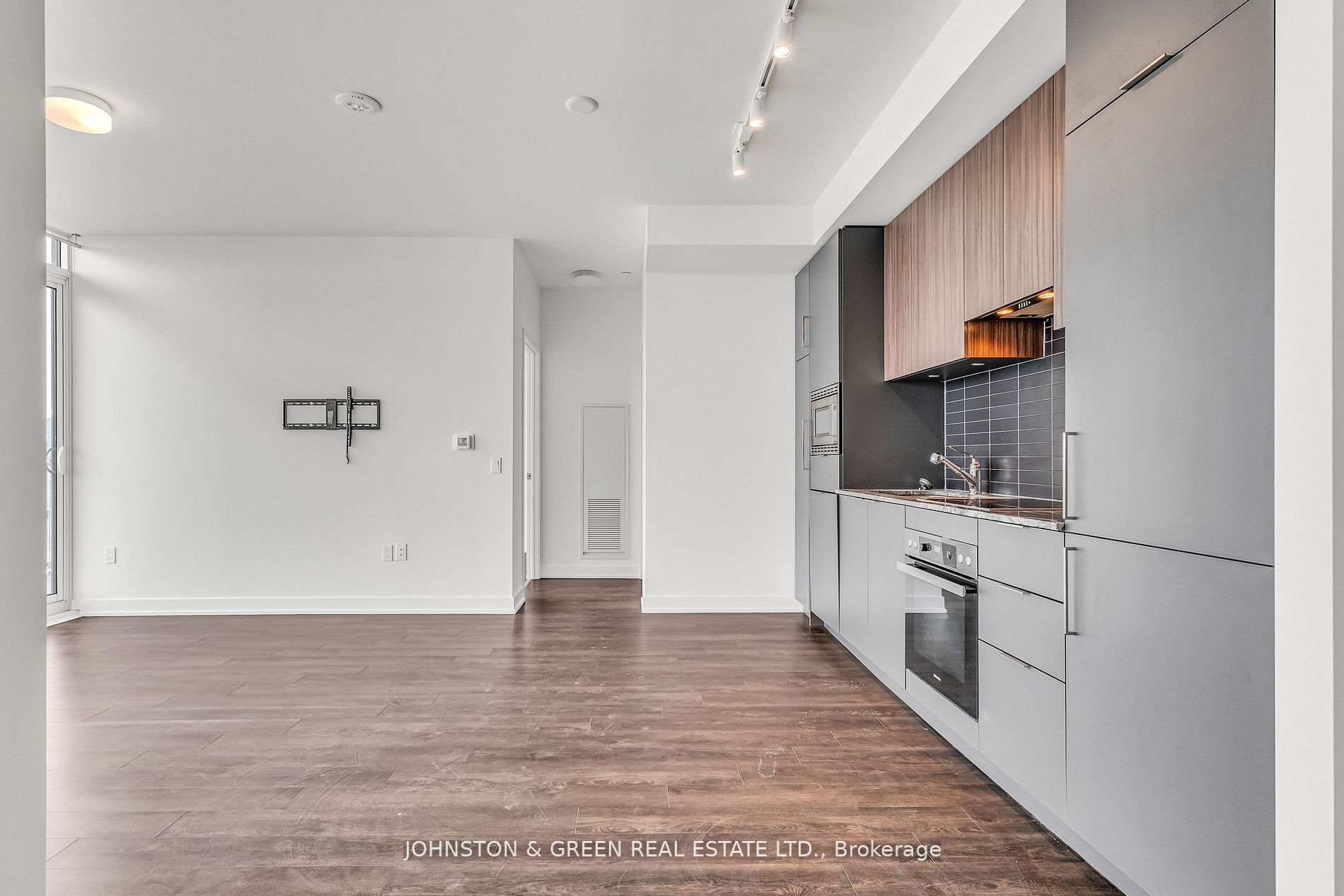 50 O'Neill Road 711, Toronto, ON M3C 0R1 photo 4