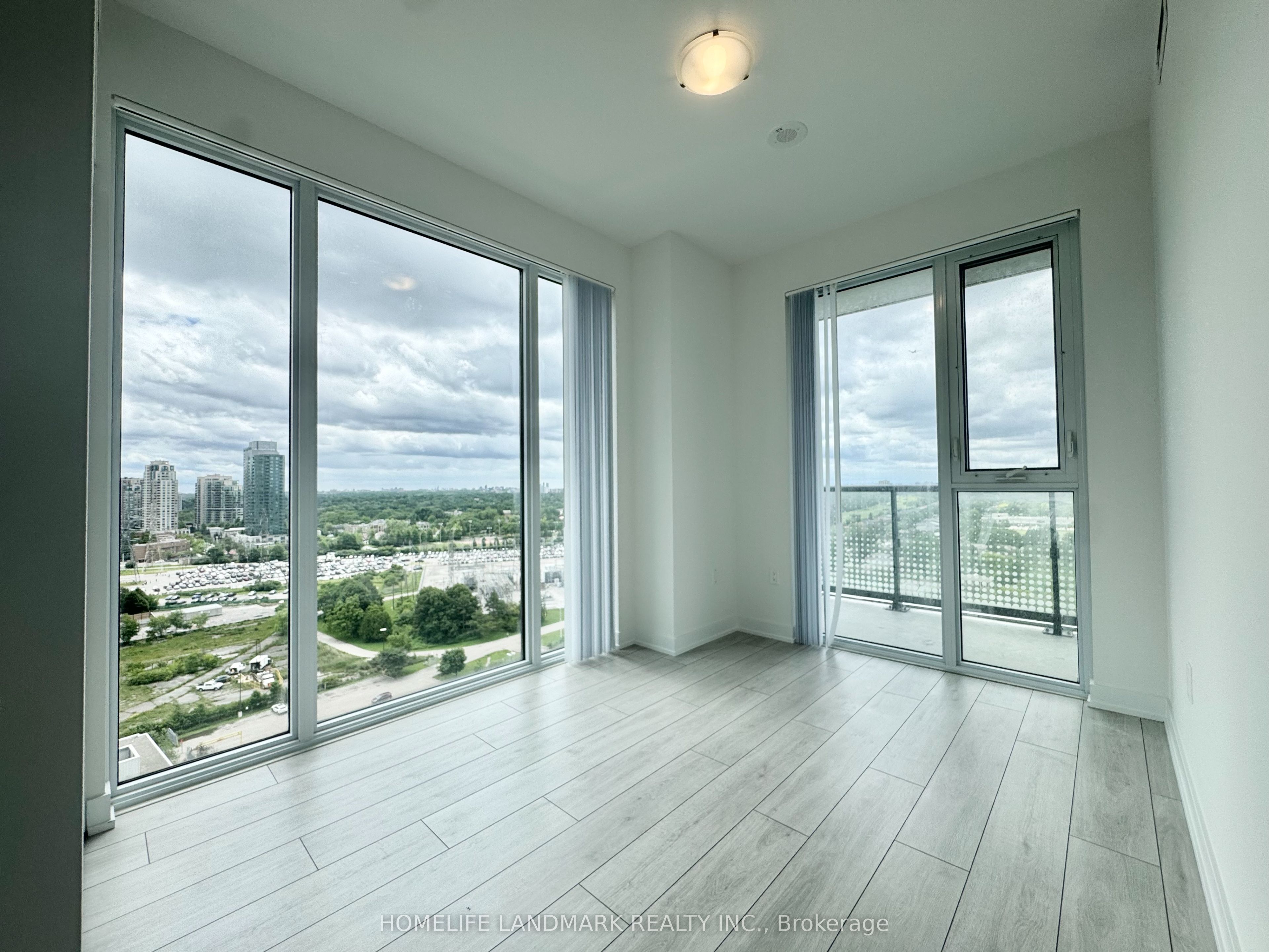 5858 Yonge Street 1823, Toronto, ON M2M 0C6 photo 4