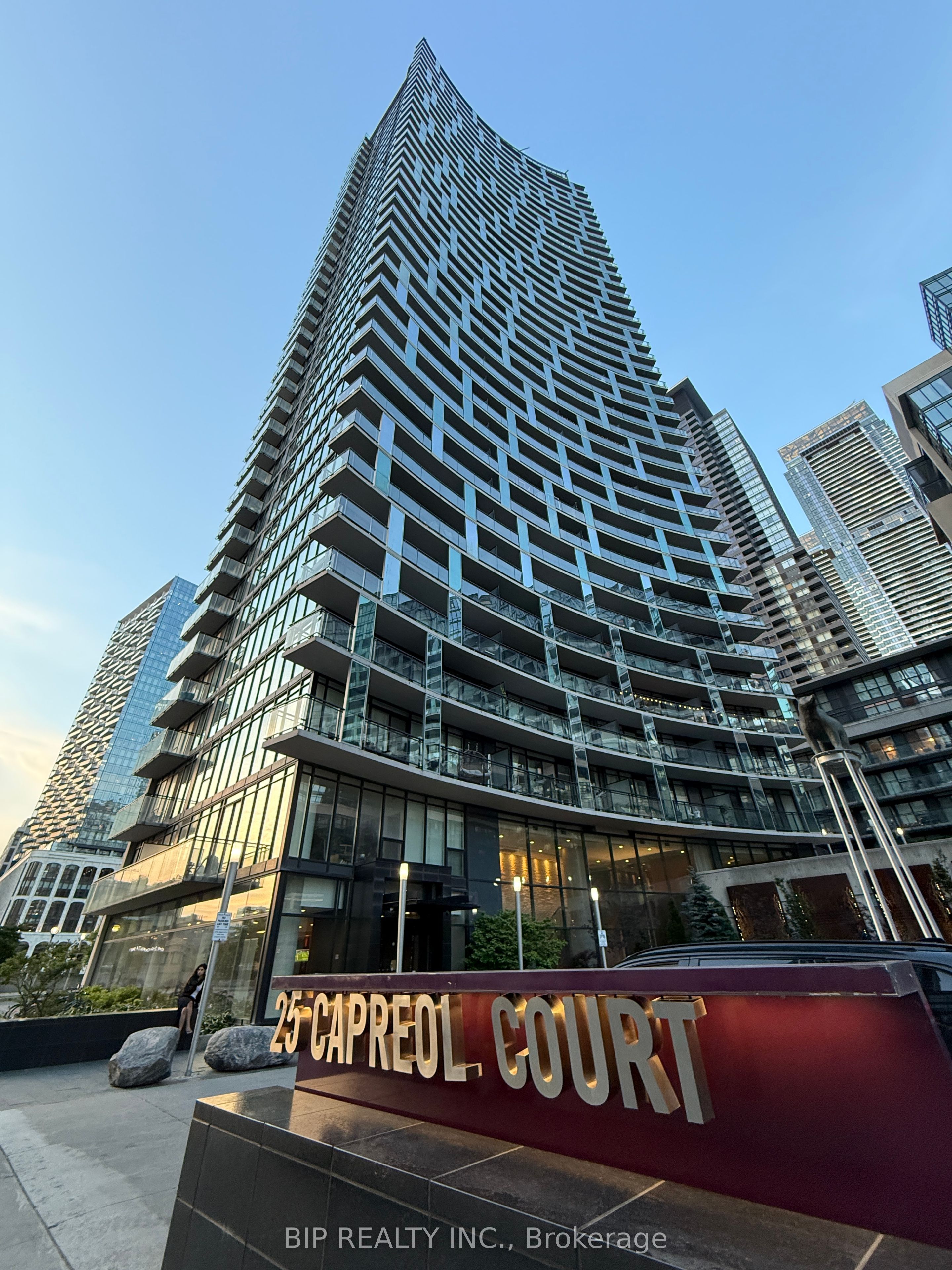 25 Capreol Court 3308, Toronto, ON M5V 3Z7